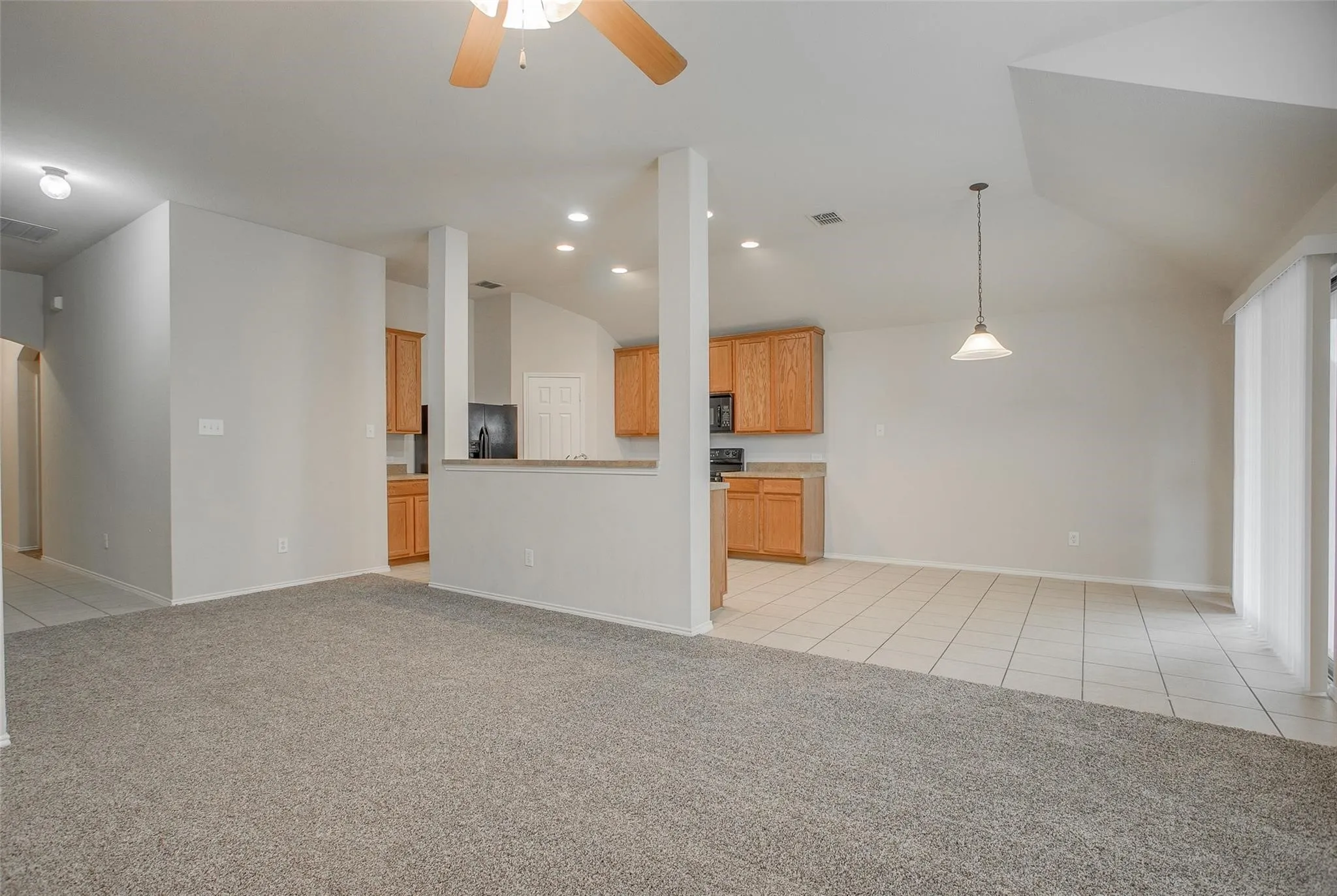 Single Family Residence For Rent in Tarrant County , 6000 Stirrup Iron Drive, Fort Worth, Texas 76179, 3 Bedroom, 2 Bathroom, 2 Garage spaces, 2,029 Sqft, built in 2007, mls#21322423, Real Estate Agent in Fort Worth, Homes For Rent in Tarrant county, Homes For Rent in Fort Worth, Realtor in Fort Worth Texas, Real Estate Brokerage Independent Realty Texas, Luminita Cordes Realtor