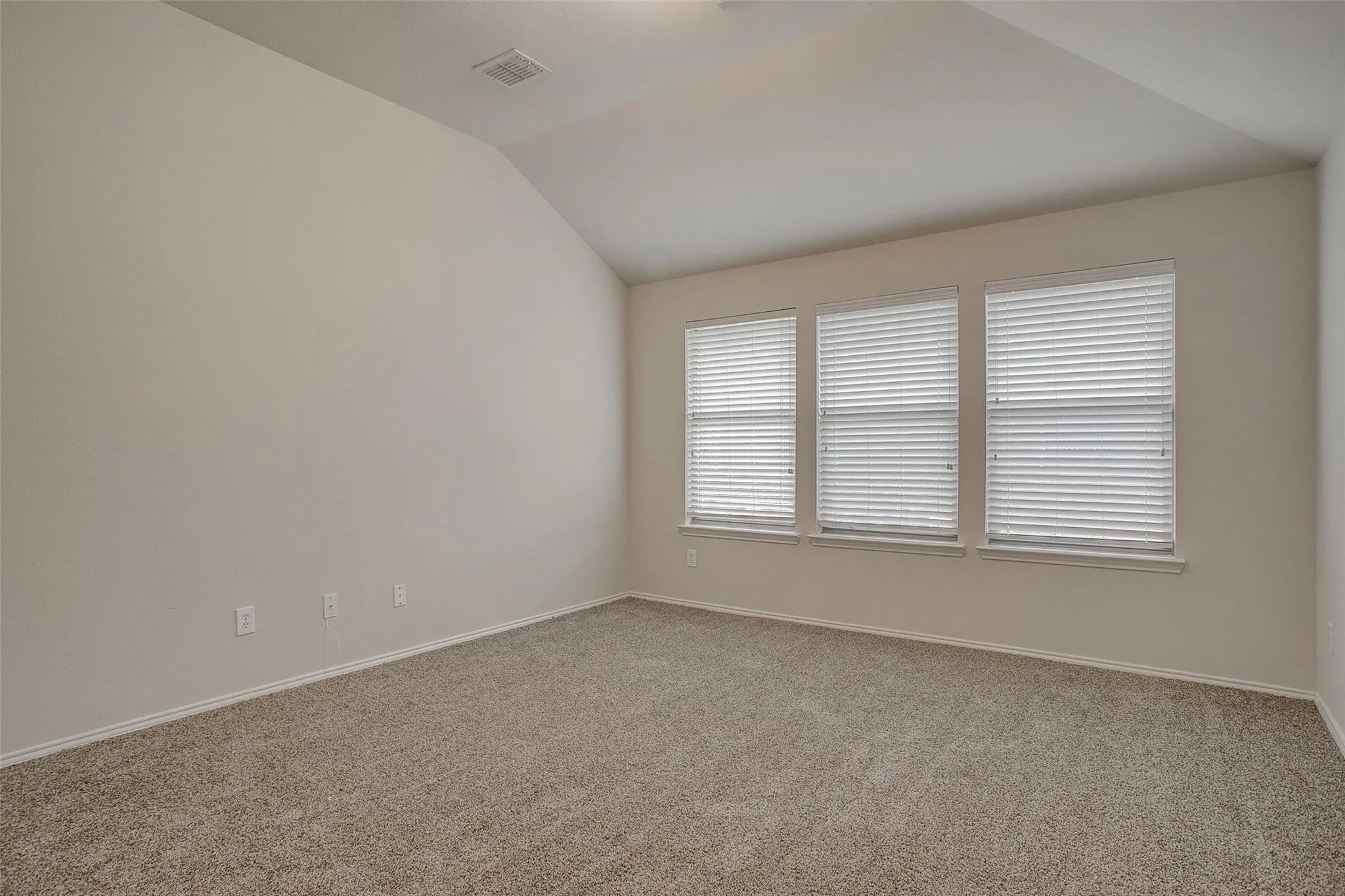 Single Family Residence For Rent in Tarrant County , 6000 Stirrup Iron Drive, Fort Worth, Texas 76179, 3 Bedroom, 2 Bathroom, 2 Garage spaces, 2,029 Sqft, built in 2007, mls#21322423, Real Estate Agent in Fort Worth, Homes For Rent in Tarrant county, Homes For Rent in Fort Worth, Realtor in Fort Worth Texas, Real Estate Brokerage Independent Realty Texas, Luminita Cordes Realtor