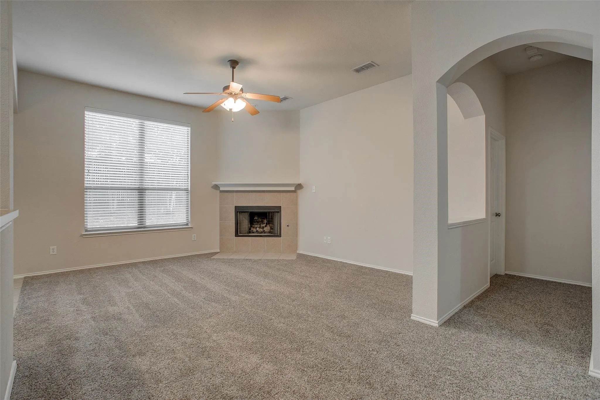Single Family Residence For Rent in Tarrant County , 6000 Stirrup Iron Drive, Fort Worth, Texas 76179, 3 Bedroom, 2 Bathroom, 2 Garage spaces, 2,029 Sqft, built in 2007, mls#21322423, Real Estate Agent in Fort Worth, Homes For Rent in Tarrant county, Homes For Rent in Fort Worth, Realtor in Fort Worth Texas, Real Estate Brokerage Independent Realty Texas, Luminita Cordes Realtor