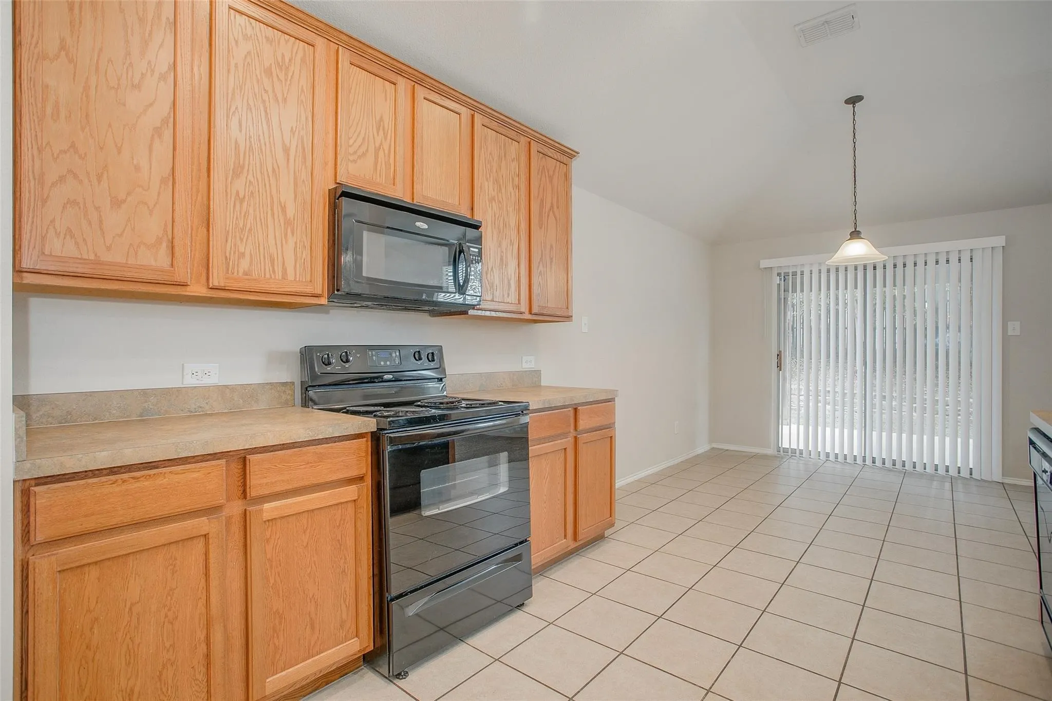 Single Family Residence For Rent in Tarrant County , 6000 Stirrup Iron Drive, Fort Worth, Texas 76179, 3 Bedroom, 2 Bathroom, 2 Garage spaces, 2,029 Sqft, built in 2007, mls#21322423, Real Estate Agent in Fort Worth, Homes For Rent in Tarrant county, Homes For Rent in Fort Worth, Realtor in Fort Worth Texas, Real Estate Brokerage Independent Realty Texas, Luminita Cordes Realtor