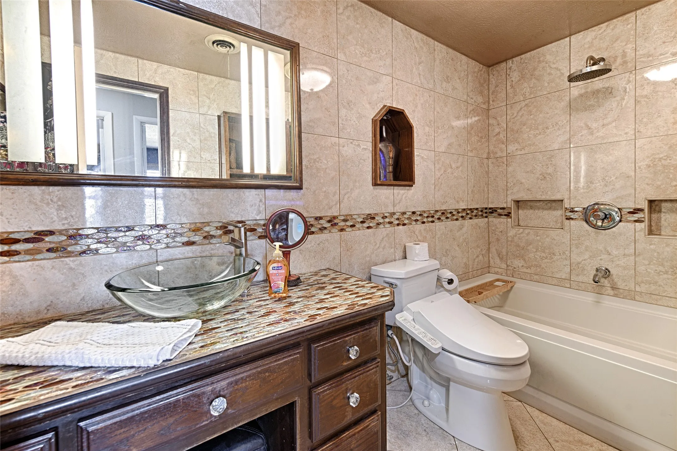 Single Family Residence For Sale in Dallas County , 112 Cloudcrest Drive, De Soto, Texas 75115, 4 Bedroom, 3 Bathroom, Garage spaces, 2,432 Sqft, built in 1964, mls#21322393, Real Estate Agent in De Soto, Homes For Sale in Dallas county, Homes For Sale in De Soto, Realtor in De Soto Texas, Real Estate Brokerage Independent Realty Texas, Luminita Cordes Realtor