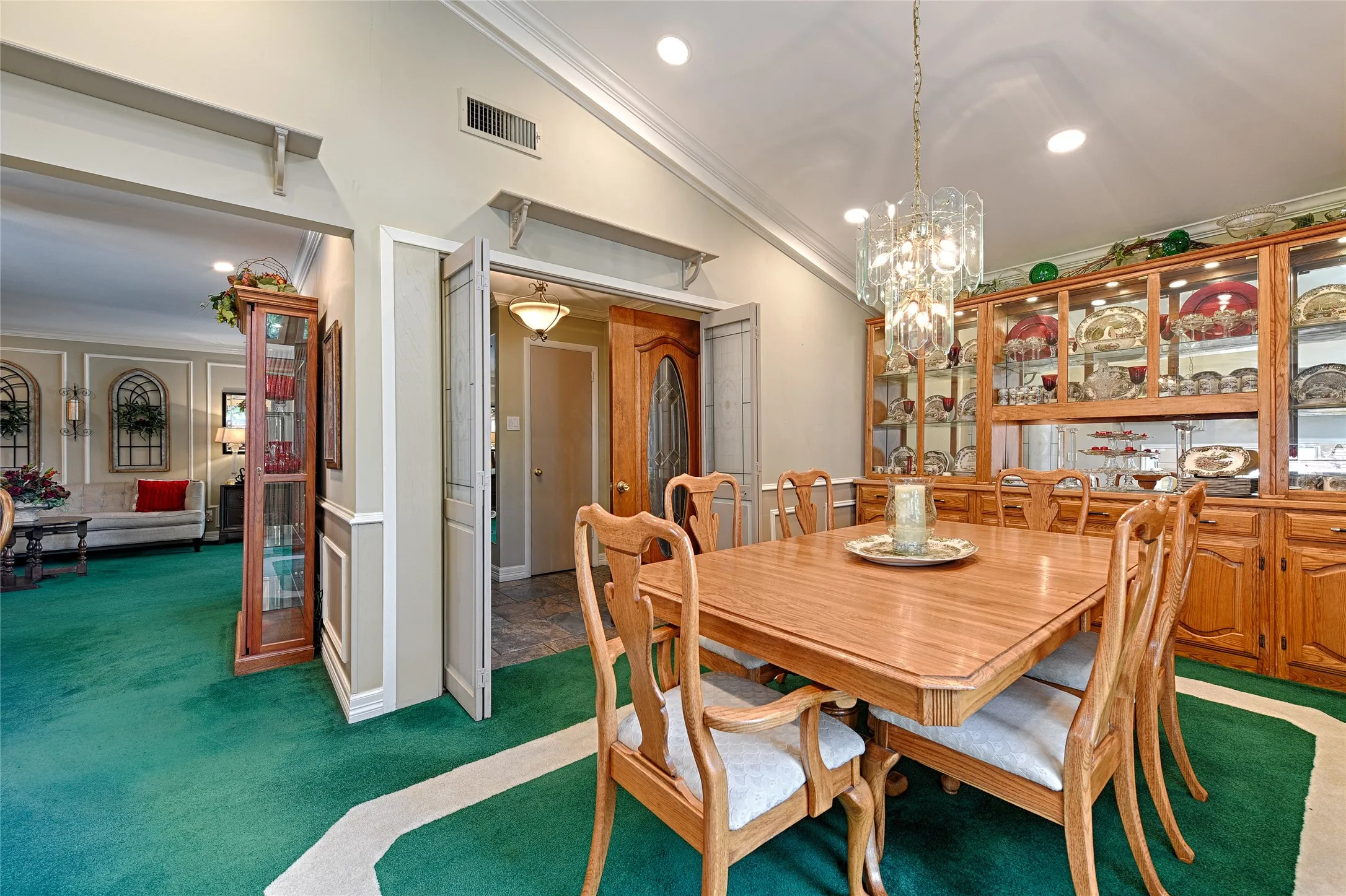Single Family Residence For Sale in Dallas County , 112 Cloudcrest Drive, De Soto, Texas 75115, 4 Bedroom, 3 Bathroom, Garage spaces, 2,432 Sqft, built in 1964, mls#21322393, Real Estate Agent in De Soto, Homes For Sale in Dallas county, Homes For Sale in De Soto, Realtor in De Soto Texas, Real Estate Brokerage Independent Realty Texas, Luminita Cordes Realtor