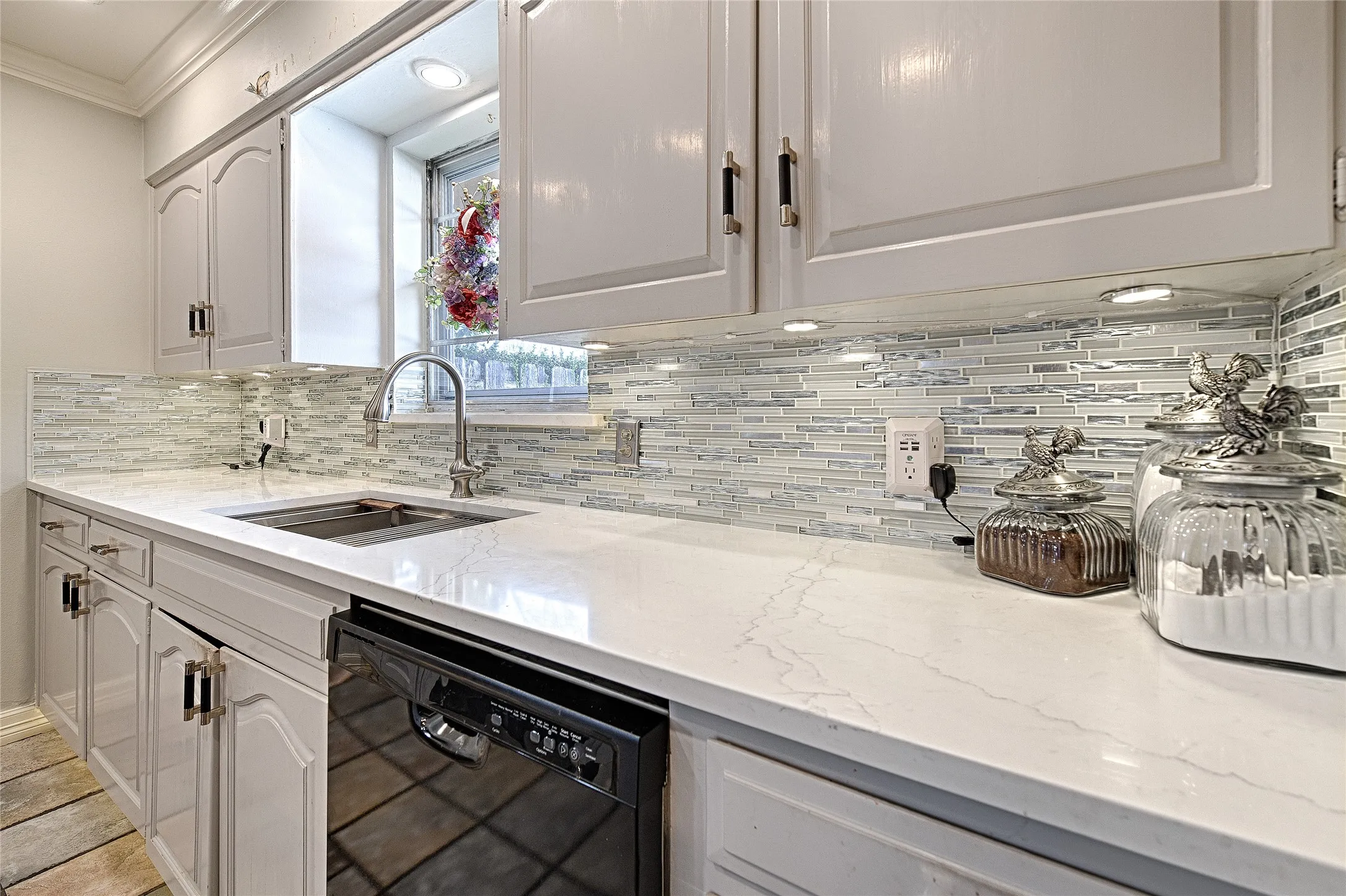 Single Family Residence For Sale in Dallas County , 112 Cloudcrest Drive, De Soto, Texas 75115, 4 Bedroom, 3 Bathroom, Garage spaces, 2,432 Sqft, built in 1964, mls#21322393, Real Estate Agent in De Soto, Homes For Sale in Dallas county, Homes For Sale in De Soto, Realtor in De Soto Texas, Real Estate Brokerage Independent Realty Texas, Luminita Cordes Realtor