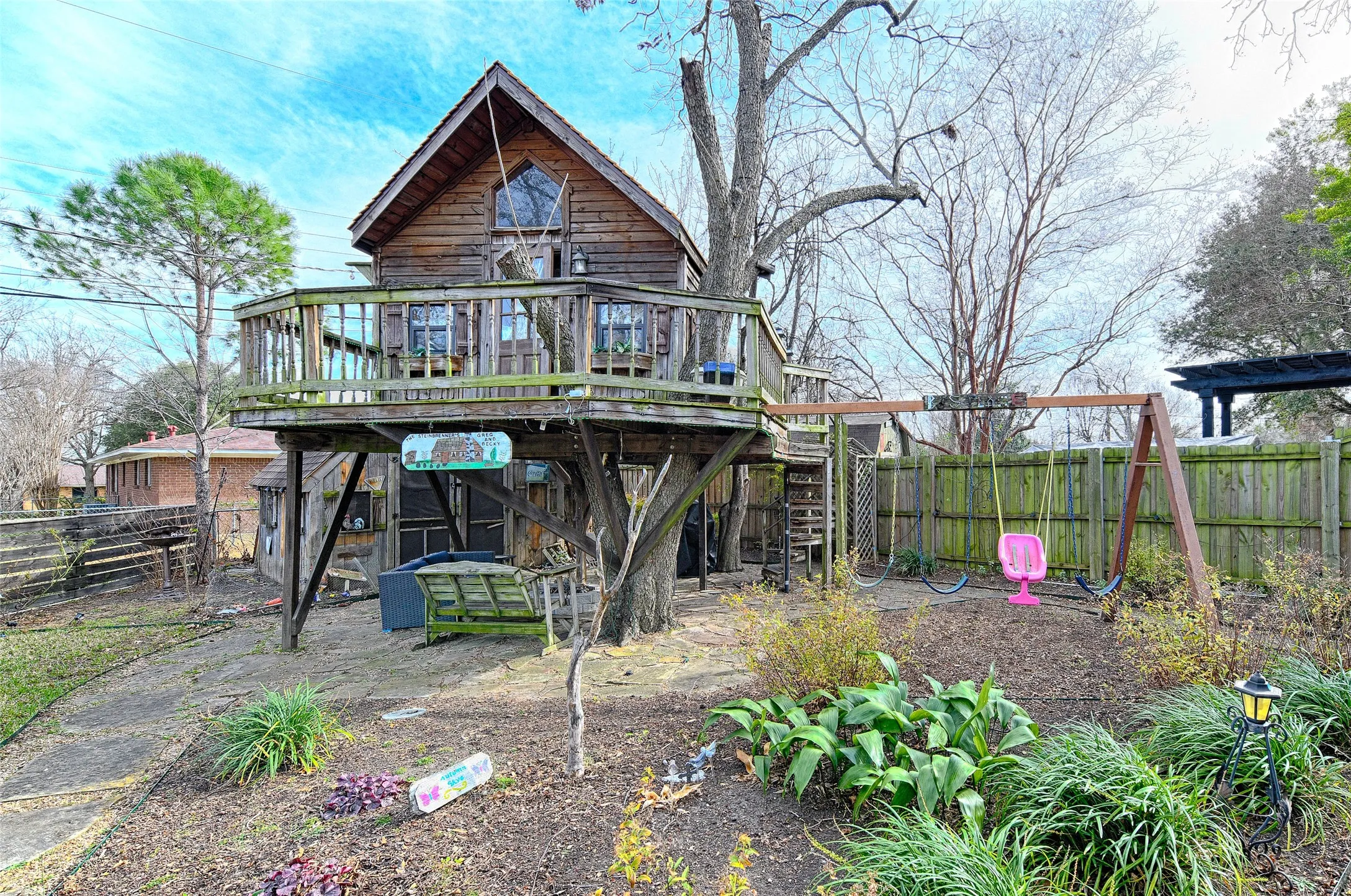 Single Family Residence For Sale in Dallas County , 112 Cloudcrest Drive, De Soto, Texas 75115, 4 Bedroom, 3 Bathroom, Garage spaces, 2,432 Sqft, built in 1964, mls#21322393, Real Estate Agent in De Soto, Homes For Sale in Dallas county, Homes For Sale in De Soto, Realtor in De Soto Texas, Real Estate Brokerage Independent Realty Texas, Luminita Cordes Realtor