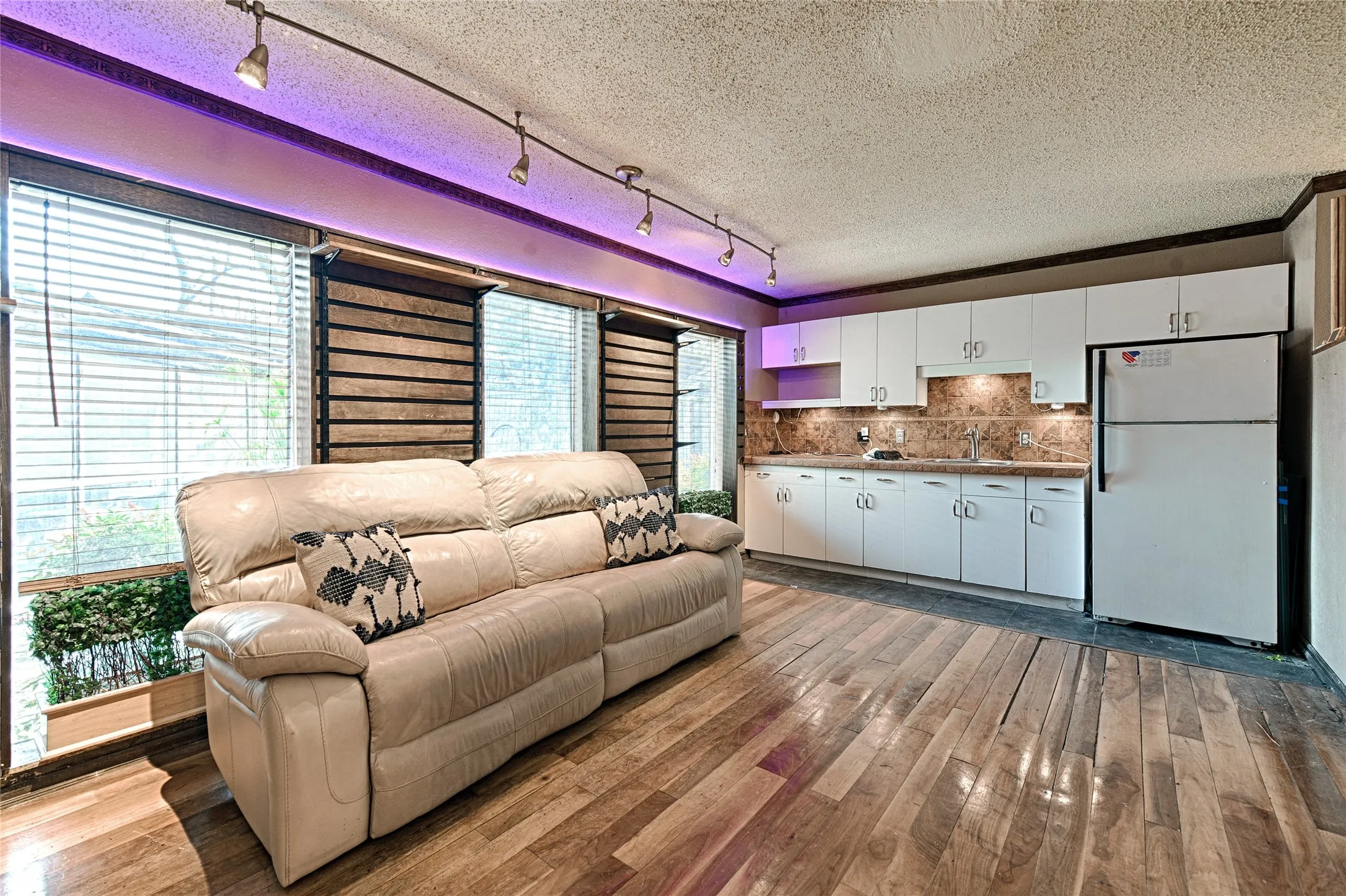 Single Family Residence For Sale in Dallas County , 112 Cloudcrest Drive, De Soto, Texas 75115, 4 Bedroom, 3 Bathroom, Garage spaces, 2,432 Sqft, built in 1964, mls#21322393, Real Estate Agent in De Soto, Homes For Sale in Dallas county, Homes For Sale in De Soto, Realtor in De Soto Texas, Real Estate Brokerage Independent Realty Texas, Luminita Cordes Realtor