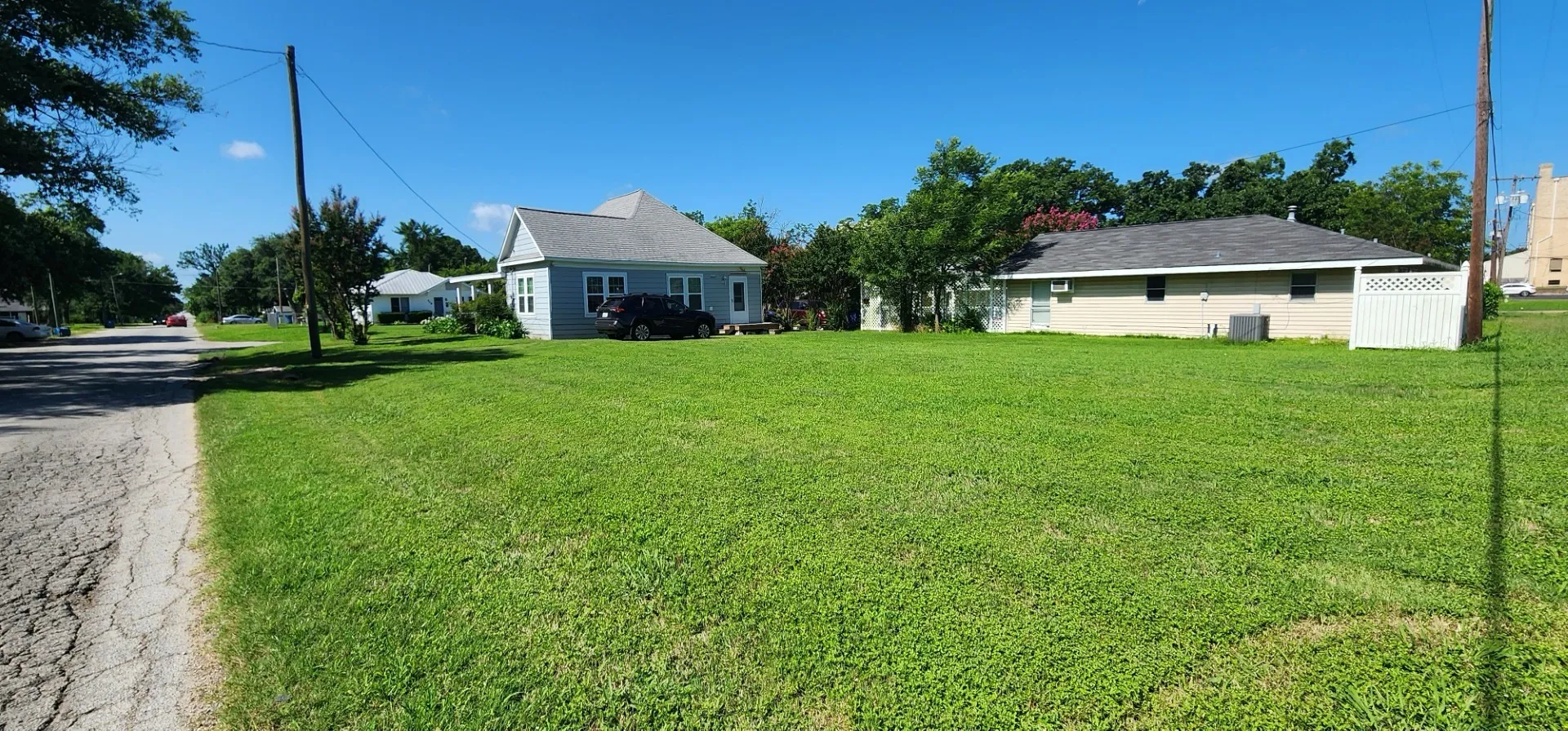 Single Family Residence For Sale in Limestone County , 108 S Bonham Street, Mexia, Texas 76667, 2 Bedroom, 1 Bathroom, Garage spaces, 1,088 Sqft, built in 1963, mls#21318347, Real Estate Agent in Mexia, Homes For Sale in Limestone county, Homes For Sale in Mexia, Realtor in Mexia Texas, Real Estate Brokerage Independent Realty Texas, Luminita Cordes Realtor