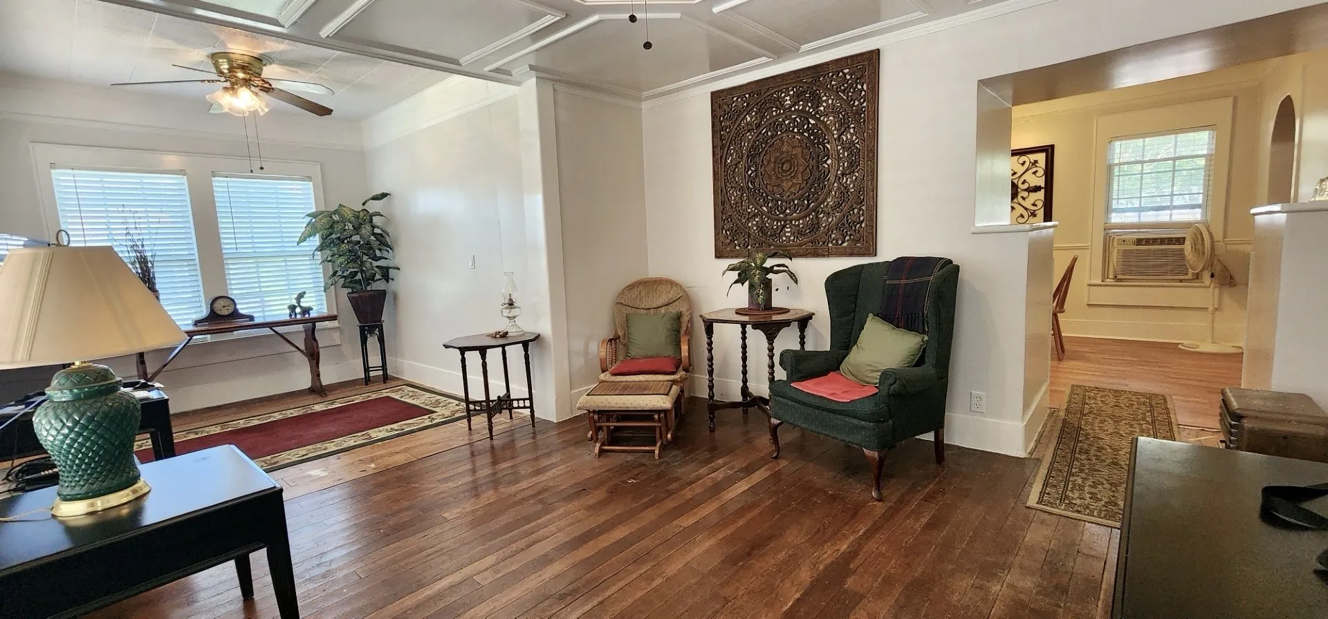 Single Family Residence For Sale in Limestone County , 108 S Bonham Street, Mexia, Texas 76667, 2 Bedroom, 1 Bathroom, Garage spaces, 1,088 Sqft, built in 1963, mls#21318347, Real Estate Agent in Mexia, Homes For Sale in Limestone county, Homes For Sale in Mexia, Realtor in Mexia Texas, Real Estate Brokerage Independent Realty Texas, Luminita Cordes Realtor