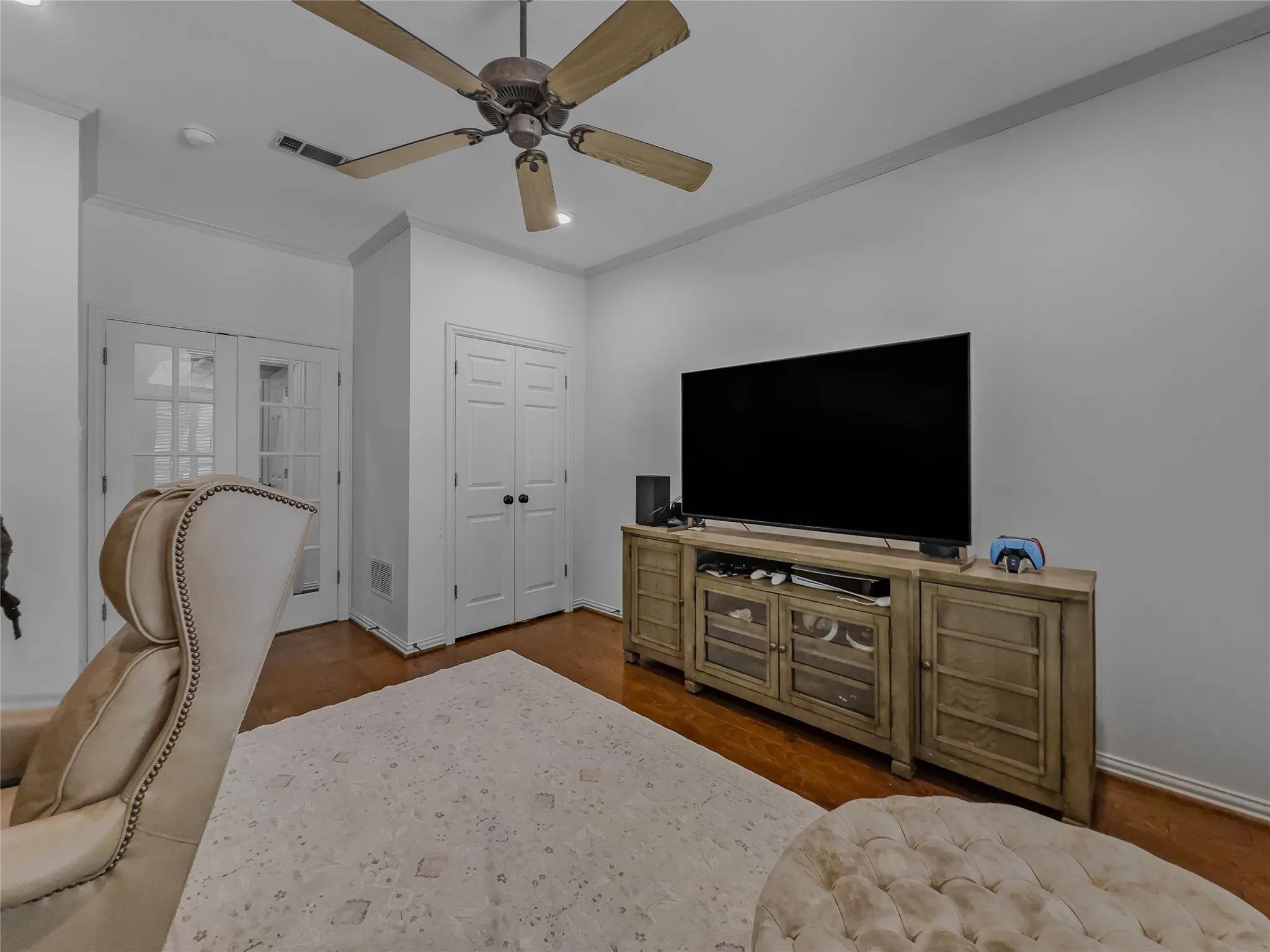 Single Family Residence For Sale in Tarrant County , 3211 Lake Creek Trail, Mansfield, Texas 76063, 4 Bedroom, 3 Bathroom, 2 Garage spaces, 2,645 Sqft, built in 2000, Price $485,000, mls#21311901, Real Estate Agent in Mansfield, Homes For Sale in Tarrant county, Homes For Sale in Mansfield, Realtor in Mansfield Texas, Real Estate Brokerage Independent Realty Texas, Luminita Cordes Realtor