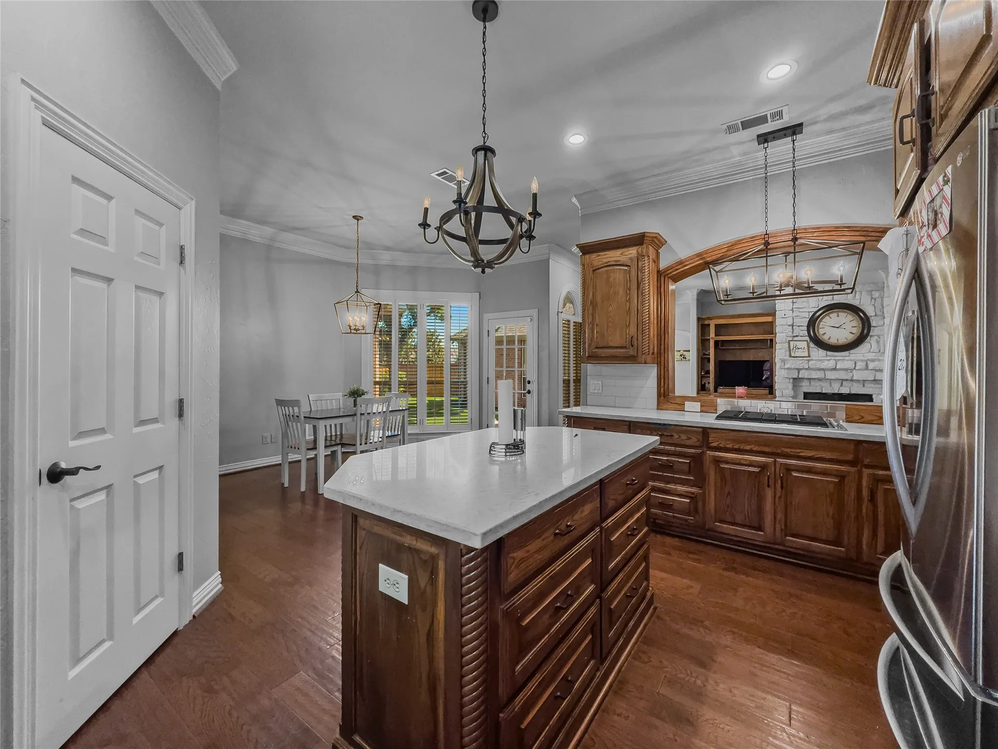 Single Family Residence For Sale in Tarrant County , 3211 Lake Creek Trail, Mansfield, Texas 76063, 4 Bedroom, 3 Bathroom, 2 Garage spaces, 2,645 Sqft, built in 2000, Price $485,000, mls#21311901, Real Estate Agent in Mansfield, Homes For Sale in Tarrant county, Homes For Sale in Mansfield, Realtor in Mansfield Texas, Real Estate Brokerage Independent Realty Texas, Luminita Cordes Realtor