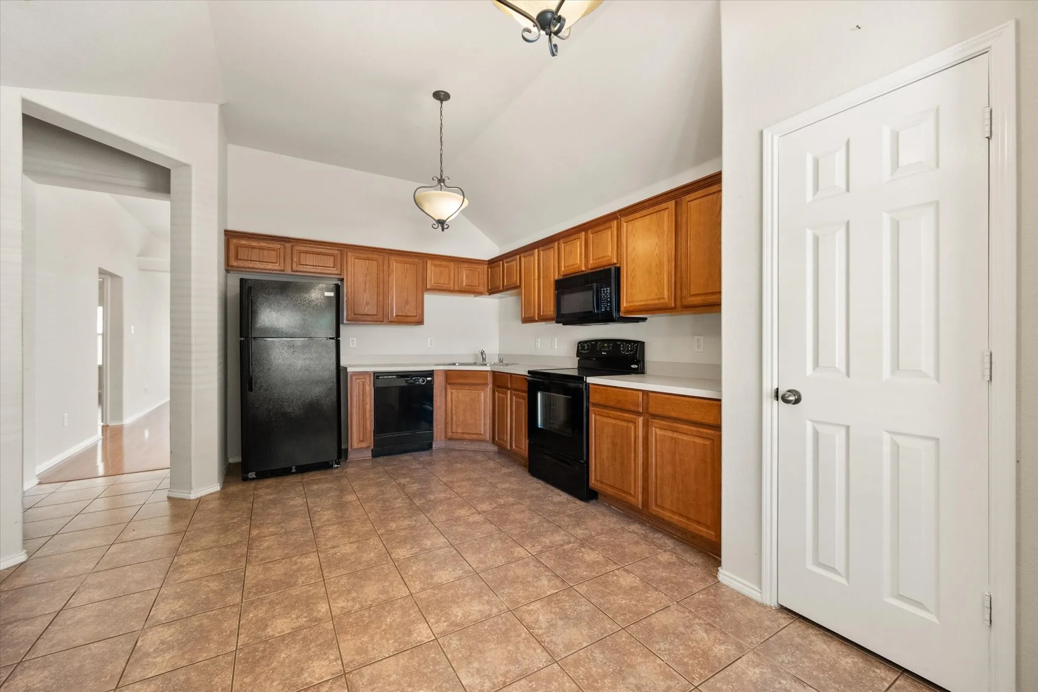 Single Family Residence For Sale in Johnson County , 1405 Chase Trail, Mansfield, Texas 76063, 3 Bedroom, 2 Bathroom, 2 Garage spaces, 1,502 Sqft, built in 2005, mls#21293189, Real Estate Agent in Mansfield, Homes For Sale in Johnson county, Homes For Sale in Mansfield, Realtor in Mansfield Texas, Real Estate Brokerage Independent Realty Texas, Luminita Cordes Realtor