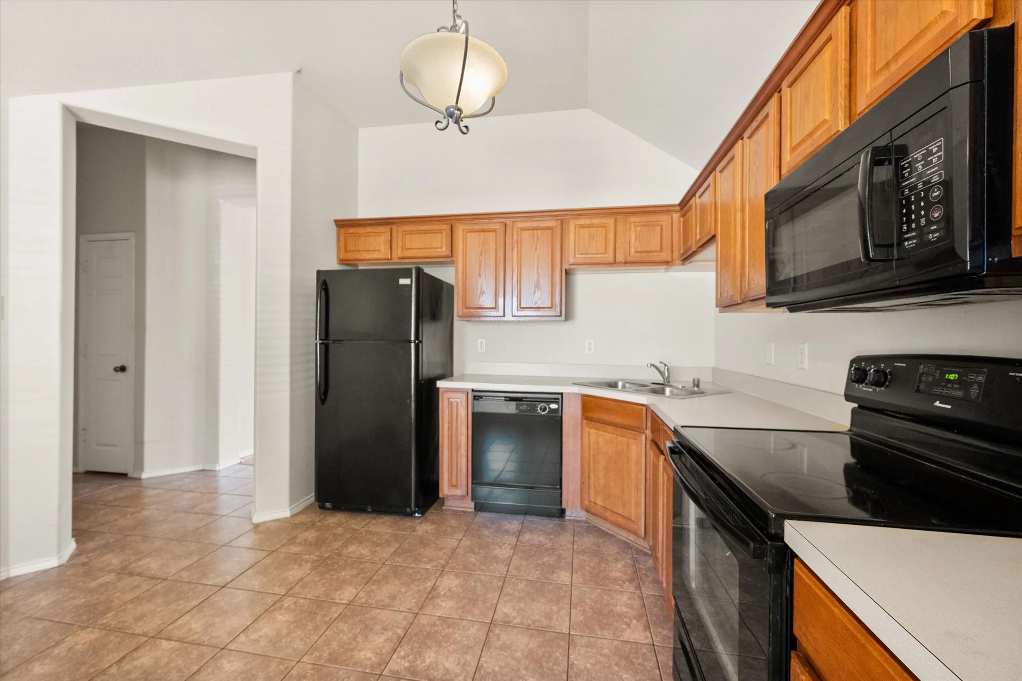 Single Family Residence For Sale in Johnson County , 1405 Chase Trail, Mansfield, Texas 76063, 3 Bedroom, 2 Bathroom, 2 Garage spaces, 1,502 Sqft, built in 2005, mls#21293189, Real Estate Agent in Mansfield, Homes For Sale in Johnson county, Homes For Sale in Mansfield, Realtor in Mansfield Texas, Real Estate Brokerage Independent Realty Texas, Luminita Cordes Realtor