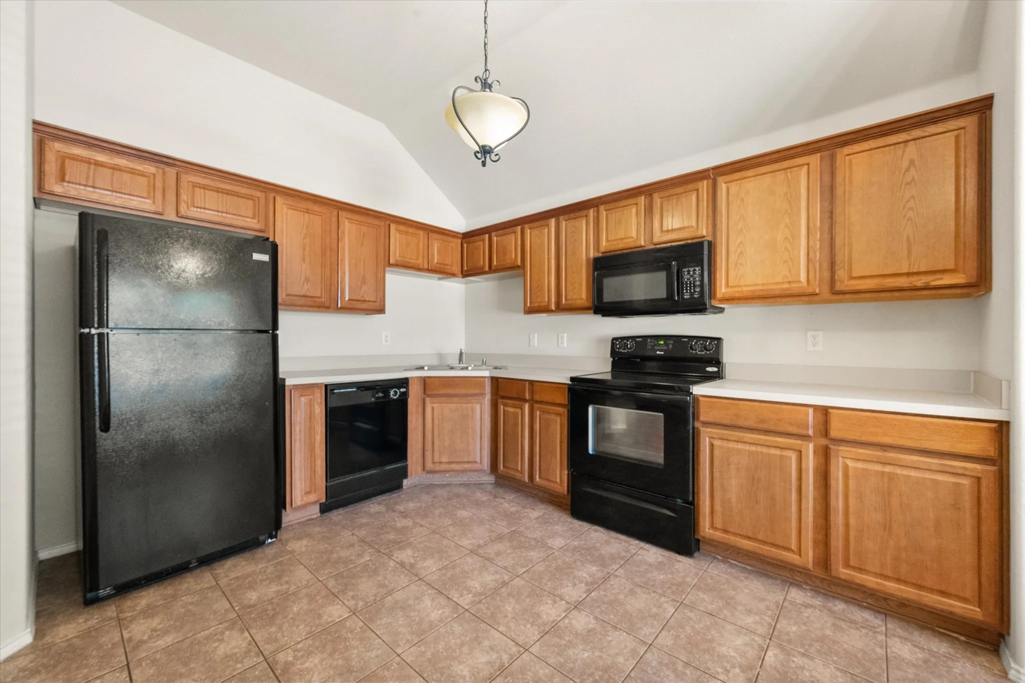 Single Family Residence For Sale in Johnson County , 1405 Chase Trail, Mansfield, Texas 76063, 3 Bedroom, 2 Bathroom, 2 Garage spaces, 1,502 Sqft, built in 2005, mls#21293189, Real Estate Agent in Mansfield, Homes For Sale in Johnson county, Homes For Sale in Mansfield, Realtor in Mansfield Texas, Real Estate Brokerage Independent Realty Texas, Luminita Cordes Realtor