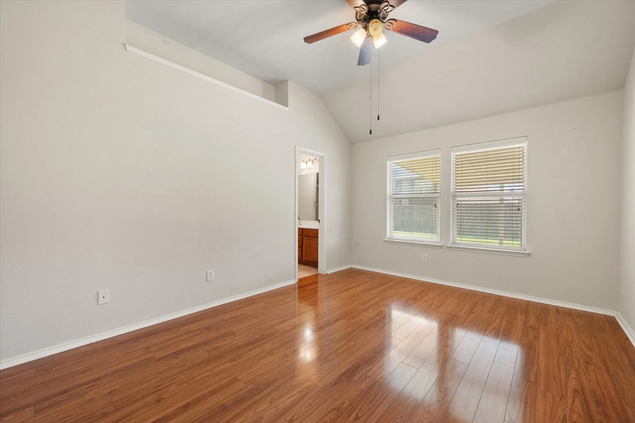 Single Family Residence For Sale in Johnson County , 1405 Chase Trail, Mansfield, Texas 76063, 3 Bedroom, 2 Bathroom, 2 Garage spaces, 1,502 Sqft, built in 2005, mls#21293189, Real Estate Agent in Mansfield, Homes For Sale in Johnson county, Homes For Sale in Mansfield, Realtor in Mansfield Texas, Real Estate Brokerage Independent Realty Texas, Luminita Cordes Realtor