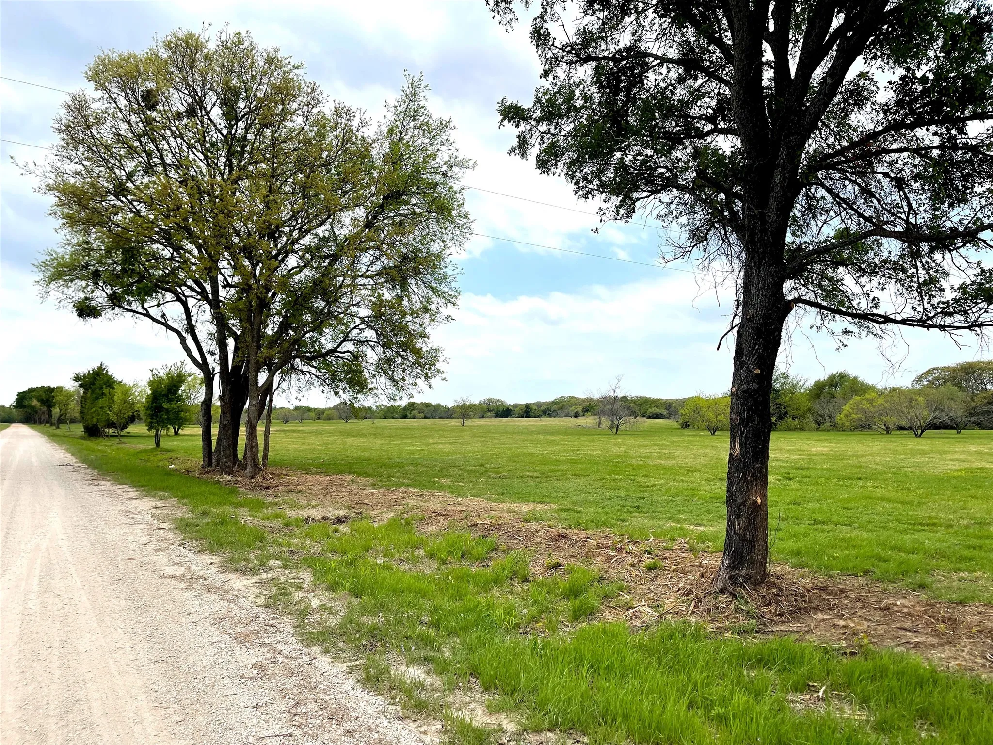 Single Family Residence For Sale in Grayson County , 432 William Brewer Road, Collinsville, Texas 76721, 3 Bedrooms, 4 Bathrooms, 3 Garage spaces, 3,590 Sqft, built in 2026, Price $979,000, mls#21322455, Real Estate Agent in Collinsville, Homes For Sale in Grayson county, Homes For Sale in Collinsville, Realtor in Collinsville Texas, Real Estate Brokerage Independent Realty Texas, Luminita Cordes Realtor