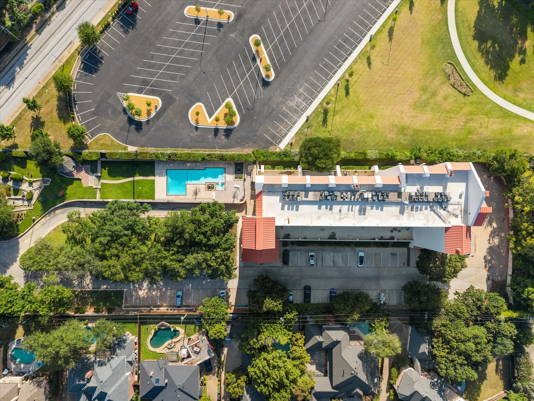 Condominium For Sale in Tarrant County , 2129 Reflection Bay Drive, Arlington, Texas 76013, 2 Bedroom, 2 Bathroom, 1 Garage spaces, 1,468 Sqft, built in 1985, mls#21322388, Real Estate Agent in Arlington, Homes For Sale in Tarrant county, Homes For Sale in Arlington, Realtor in Arlington Texas, Real Estate Brokerage Independent Realty Texas, Luminita Cordes Realtor