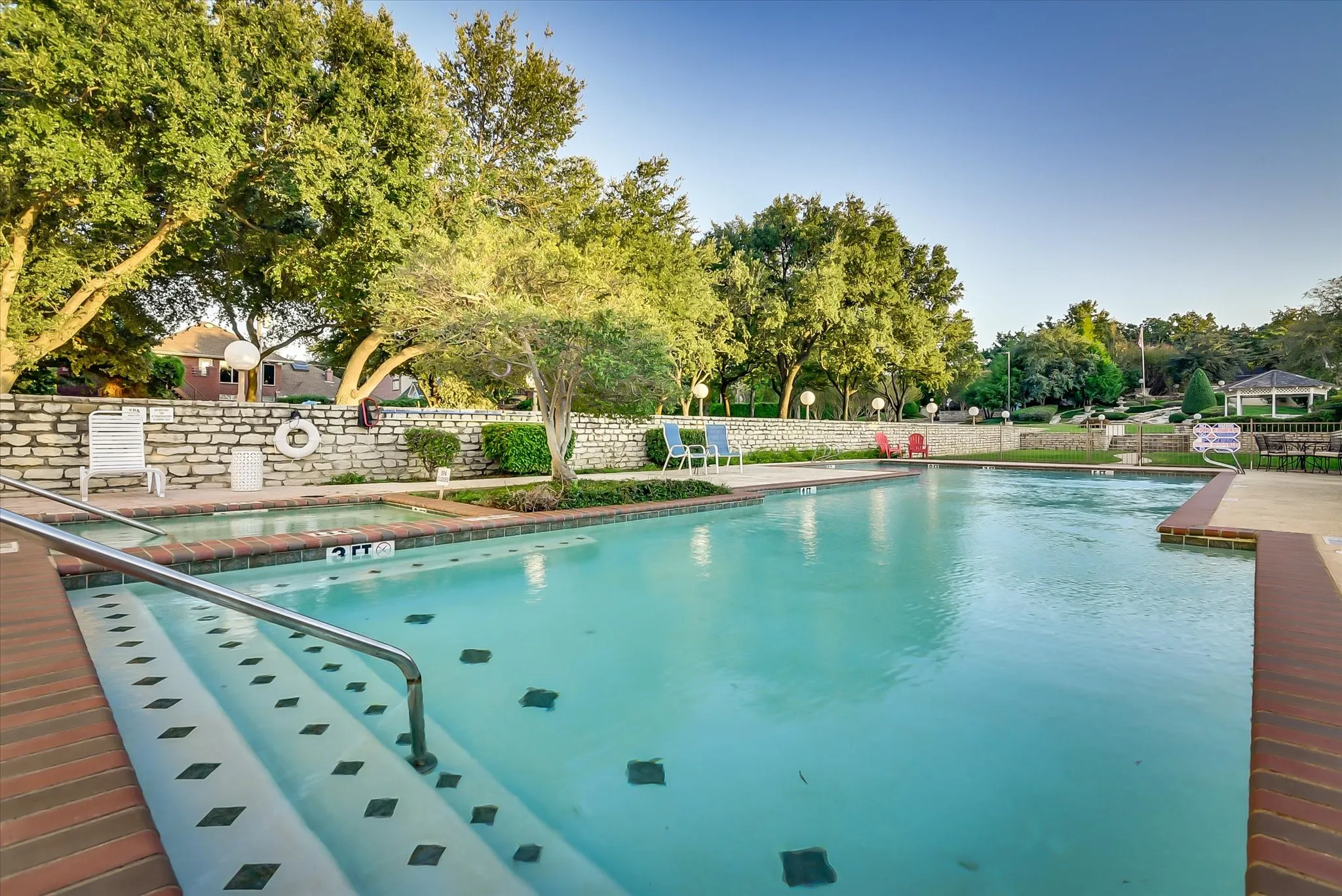 Condominium For Sale in Tarrant County , 2129 Reflection Bay Drive, Arlington, Texas 76013, 2 Bedroom, 2 Bathroom, 1 Garage spaces, 1,468 Sqft, built in 1985, mls#21322388, Real Estate Agent in Arlington, Homes For Sale in Tarrant county, Homes For Sale in Arlington, Realtor in Arlington Texas, Real Estate Brokerage Independent Realty Texas, Luminita Cordes Realtor