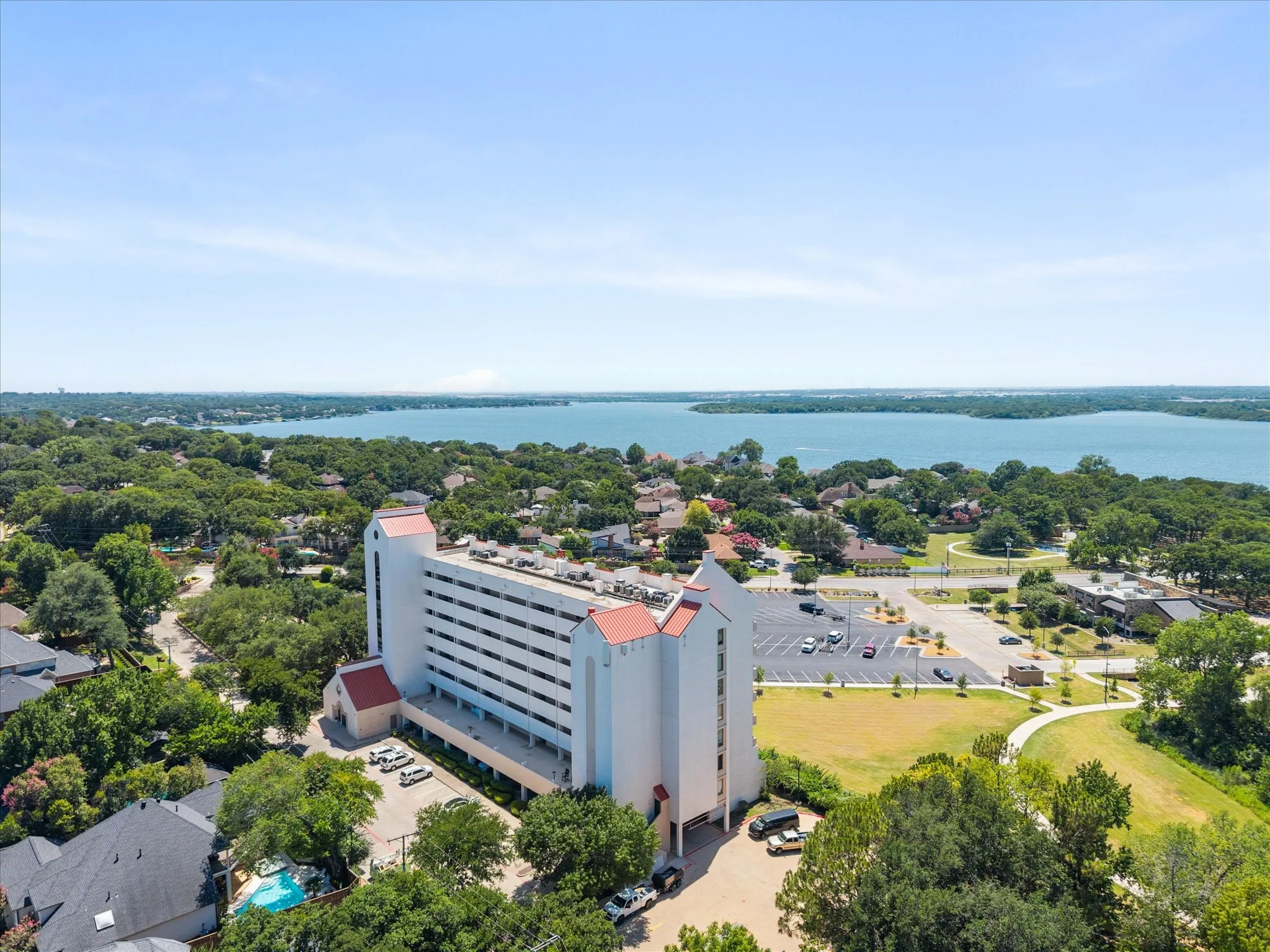 Condominium For Sale in Tarrant County , 2129 Reflection Bay Drive, Arlington, Texas 76013, 2 Bedroom, 2 Bathroom, 1 Garage spaces, 1,468 Sqft, built in 1985, mls#21322388, Real Estate Agent in Arlington, Homes For Sale in Tarrant county, Homes For Sale in Arlington, Realtor in Arlington Texas, Real Estate Brokerage Independent Realty Texas, Luminita Cordes Realtor