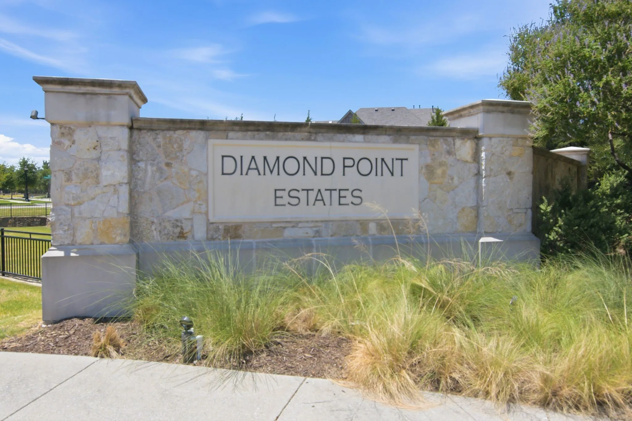 Single Family Residence For Sale in Denton County , 7317 Gem Drive, Frisco, Texas 75034, 3 Bedroom, 4 Bathroom, 3 Garage spaces, 3,030 Sqft, built in 2014, mls#21321921, Real Estate Agent in Frisco, Homes For Sale in Denton county, Homes For Sale in Frisco, Realtor in Frisco Texas, Real Estate Brokerage Independent Realty Texas, Luminita Cordes Realtor