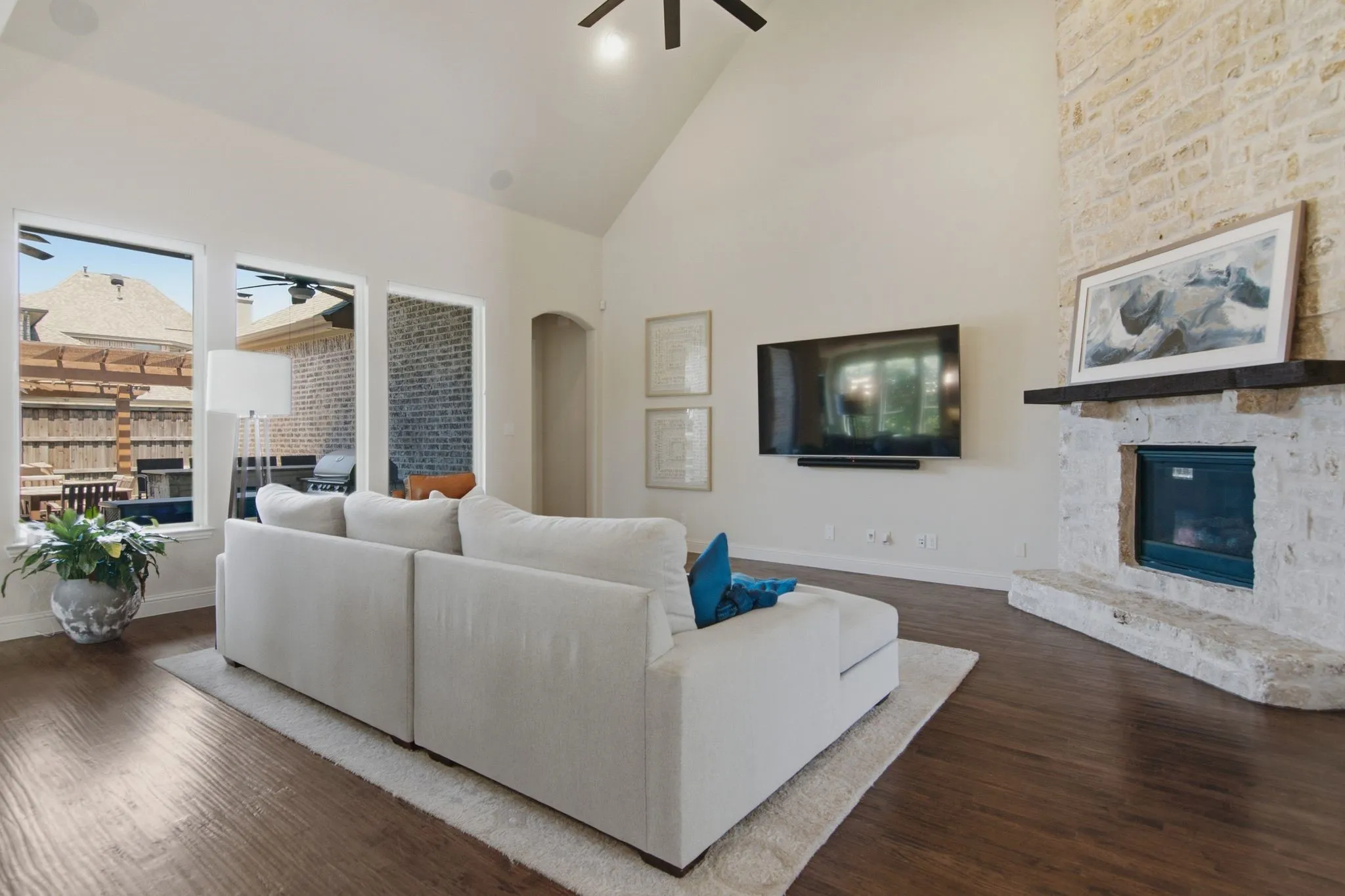 Single Family Residence For Sale in Denton County , 7317 Gem Drive, Frisco, Texas 75034, 3 Bedroom, 4 Bathroom, 3 Garage spaces, 3,030 Sqft, built in 2014, mls#21321921, Real Estate Agent in Frisco, Homes For Sale in Denton county, Homes For Sale in Frisco, Realtor in Frisco Texas, Real Estate Brokerage Independent Realty Texas, Luminita Cordes Realtor