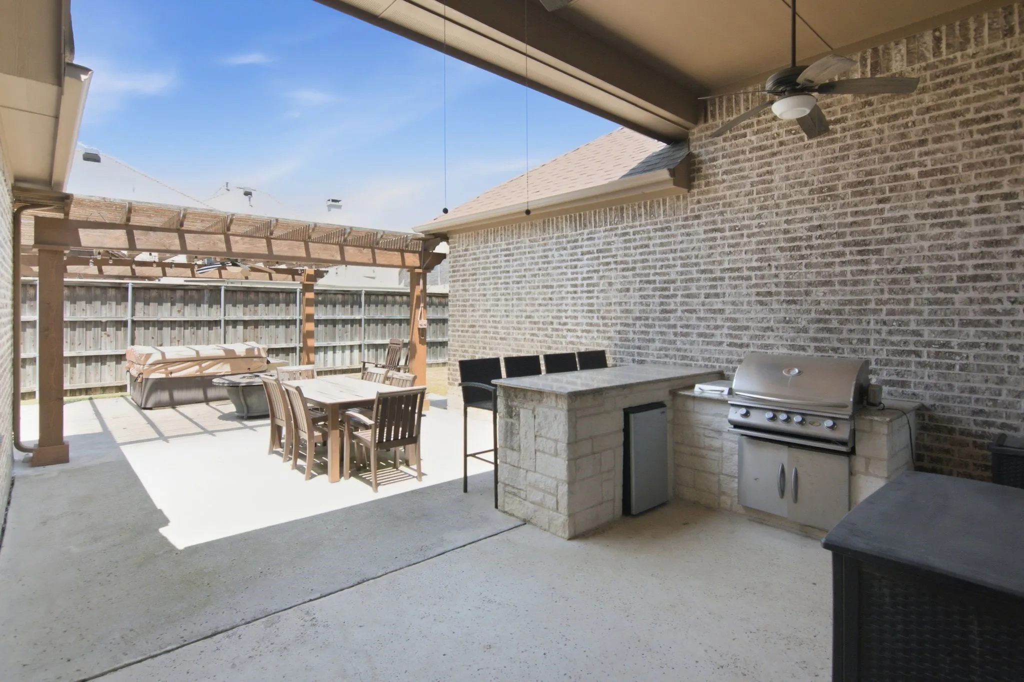 Single Family Residence For Sale in Denton County , 7317 Gem Drive, Frisco, Texas 75034, 3 Bedroom, 4 Bathroom, 3 Garage spaces, 3,030 Sqft, built in 2014, mls#21321921, Real Estate Agent in Frisco, Homes For Sale in Denton county, Homes For Sale in Frisco, Realtor in Frisco Texas, Real Estate Brokerage Independent Realty Texas, Luminita Cordes Realtor