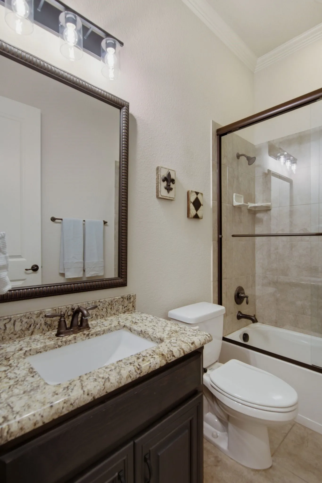 Single Family Residence For Sale in Denton County , 7317 Gem Drive, Frisco, Texas 75034, 3 Bedroom, 4 Bathroom, 3 Garage spaces, 3,030 Sqft, built in 2014, mls#21321921, Real Estate Agent in Frisco, Homes For Sale in Denton county, Homes For Sale in Frisco, Realtor in Frisco Texas, Real Estate Brokerage Independent Realty Texas, Luminita Cordes Realtor
