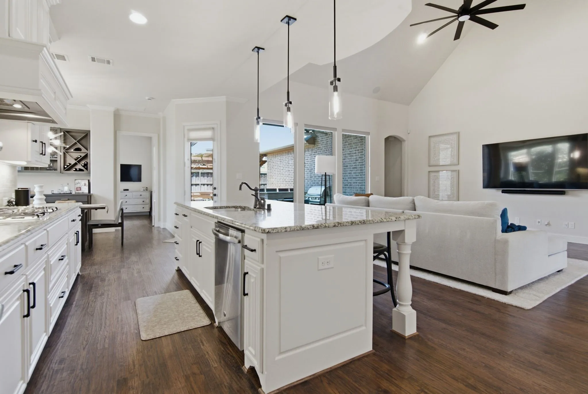 Single Family Residence For Sale in Denton County , 7317 Gem Drive, Frisco, Texas 75034, 3 Bedroom, 4 Bathroom, 3 Garage spaces, 3,030 Sqft, built in 2014, mls#21321921, Real Estate Agent in Frisco, Homes For Sale in Denton county, Homes For Sale in Frisco, Realtor in Frisco Texas, Real Estate Brokerage Independent Realty Texas, Luminita Cordes Realtor
