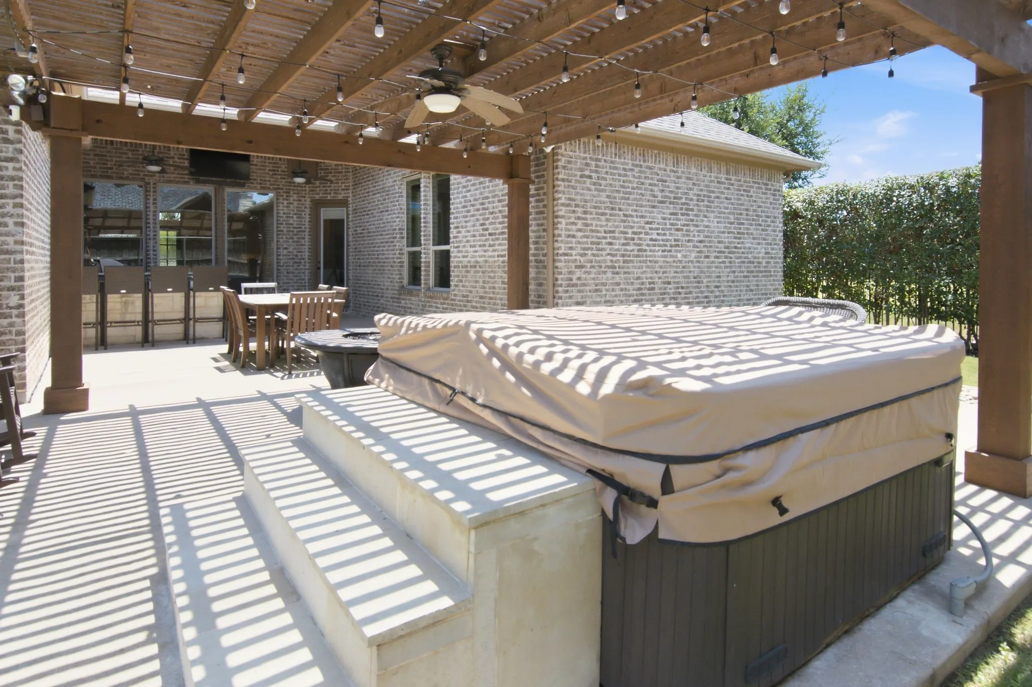 Single Family Residence For Sale in Denton County , 7317 Gem Drive, Frisco, Texas 75034, 3 Bedroom, 4 Bathroom, 3 Garage spaces, 3,030 Sqft, built in 2014, mls#21321921, Real Estate Agent in Frisco, Homes For Sale in Denton county, Homes For Sale in Frisco, Realtor in Frisco Texas, Real Estate Brokerage Independent Realty Texas, Luminita Cordes Realtor