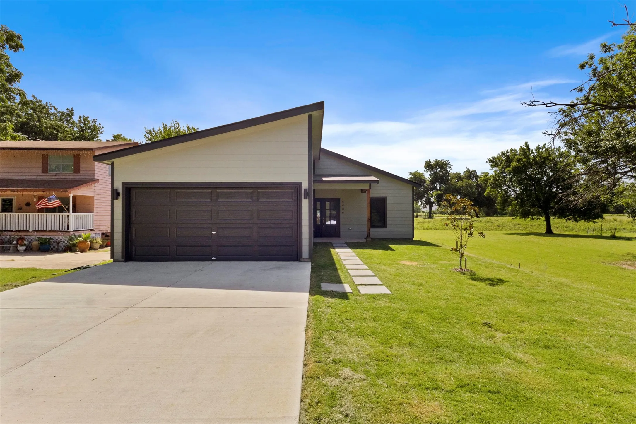 Single Family Residence For Sale in Dallas County , 4406 S Ottawa Road, Dallas, Texas 75212, 4 Bedroom, 2 Bathroom, 2 Garage spaces, 2,476 Sqft, built in 2026, mls#21322488, Real Estate Agent in Dallas, Homes For Sale in Dallas county, Homes For Sale in Dallas, Realtor in Dallas Texas, Real Estate Brokerage Independent Realty Texas, Luminita Cordes Realtor