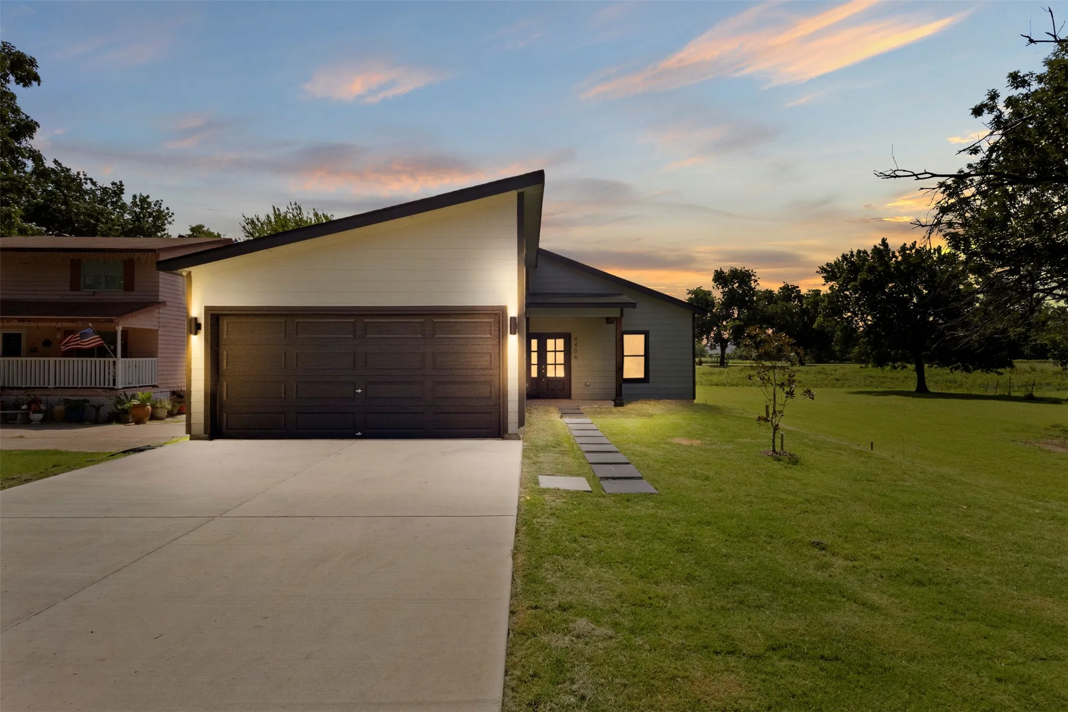 Single Family Residence For Sale in Dallas County , 4406 S Ottawa Road, Dallas, Texas 75212, 4 Bedroom, 2 Bathroom, 2 Garage spaces, 2,476 Sqft, built in 2026, mls#21322488, Real Estate Agent in Dallas, Homes For Sale in Dallas county, Homes For Sale in Dallas, Realtor in Dallas Texas, Real Estate Brokerage Independent Realty Texas, Luminita Cordes Realtor