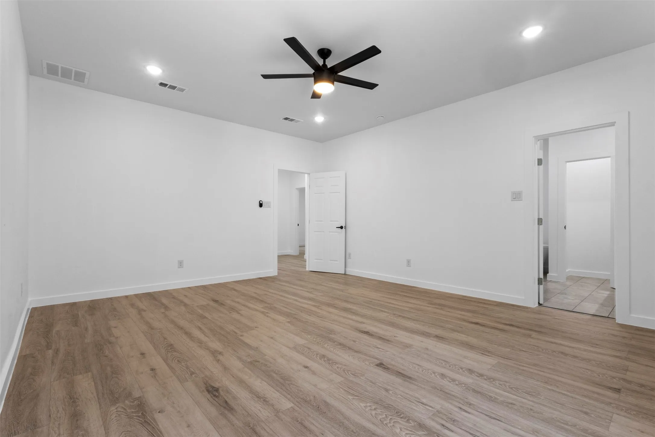 Single Family Residence For Sale in Dallas County , 4406 S Ottawa Road, Dallas, Texas 75212, 4 Bedroom, 2 Bathroom, 2 Garage spaces, 2,476 Sqft, built in 2026, mls#21322488, Real Estate Agent in Dallas, Homes For Sale in Dallas county, Homes For Sale in Dallas, Realtor in Dallas Texas, Real Estate Brokerage Independent Realty Texas, Luminita Cordes Realtor