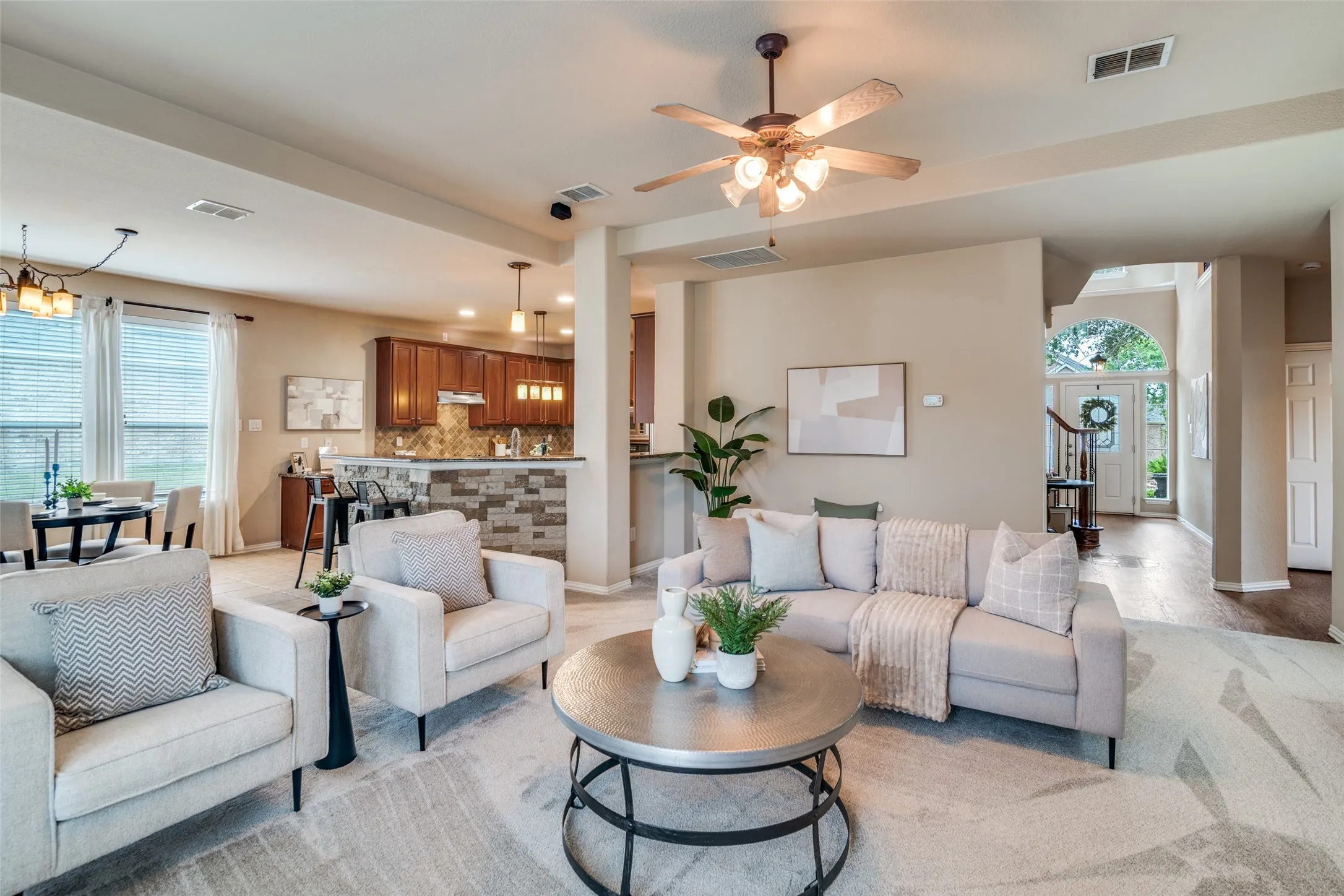 Single Family Residence For Sale in Dallas County , 1318 Coastal Drive, Garland, Texas 75043, 5 Bedroom, 4 Bathroom, 3 Garage spaces, 4,097 Sqft, built in 2003, mls#21322479, Real Estate Agent in Garland, Homes For Sale in Dallas county, Homes For Sale in Garland, Realtor in Garland Texas, Real Estate Brokerage Independent Realty Texas, Luminita Cordes Realtor