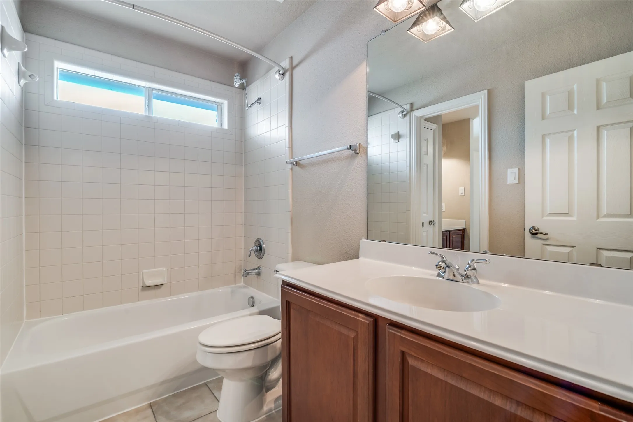 Single Family Residence For Sale in Dallas County , 1318 Coastal Drive, Garland, Texas 75043, 5 Bedroom, 4 Bathroom, 3 Garage spaces, 4,097 Sqft, built in 2003, mls#21322479, Real Estate Agent in Garland, Homes For Sale in Dallas county, Homes For Sale in Garland, Realtor in Garland Texas, Real Estate Brokerage Independent Realty Texas, Luminita Cordes Realtor