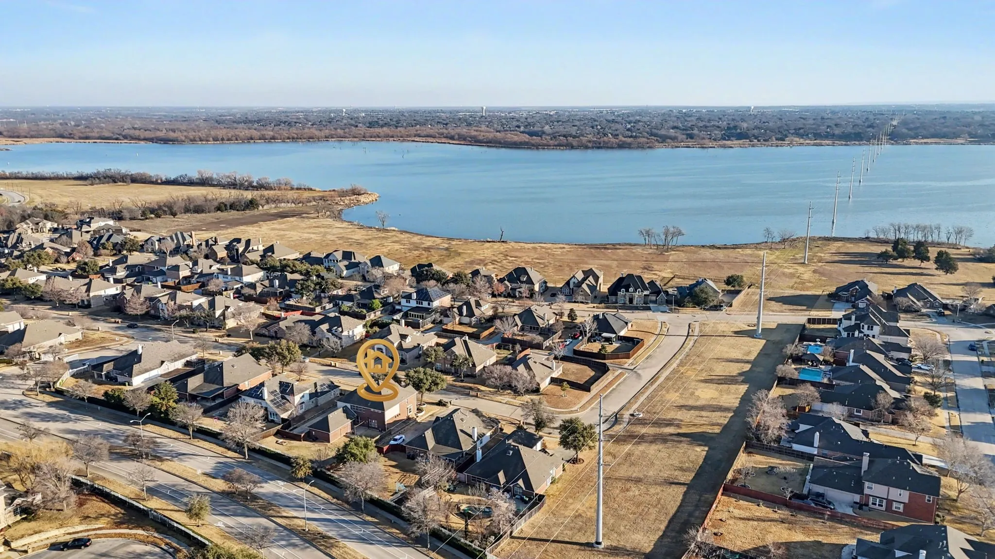Walking distance from the lake