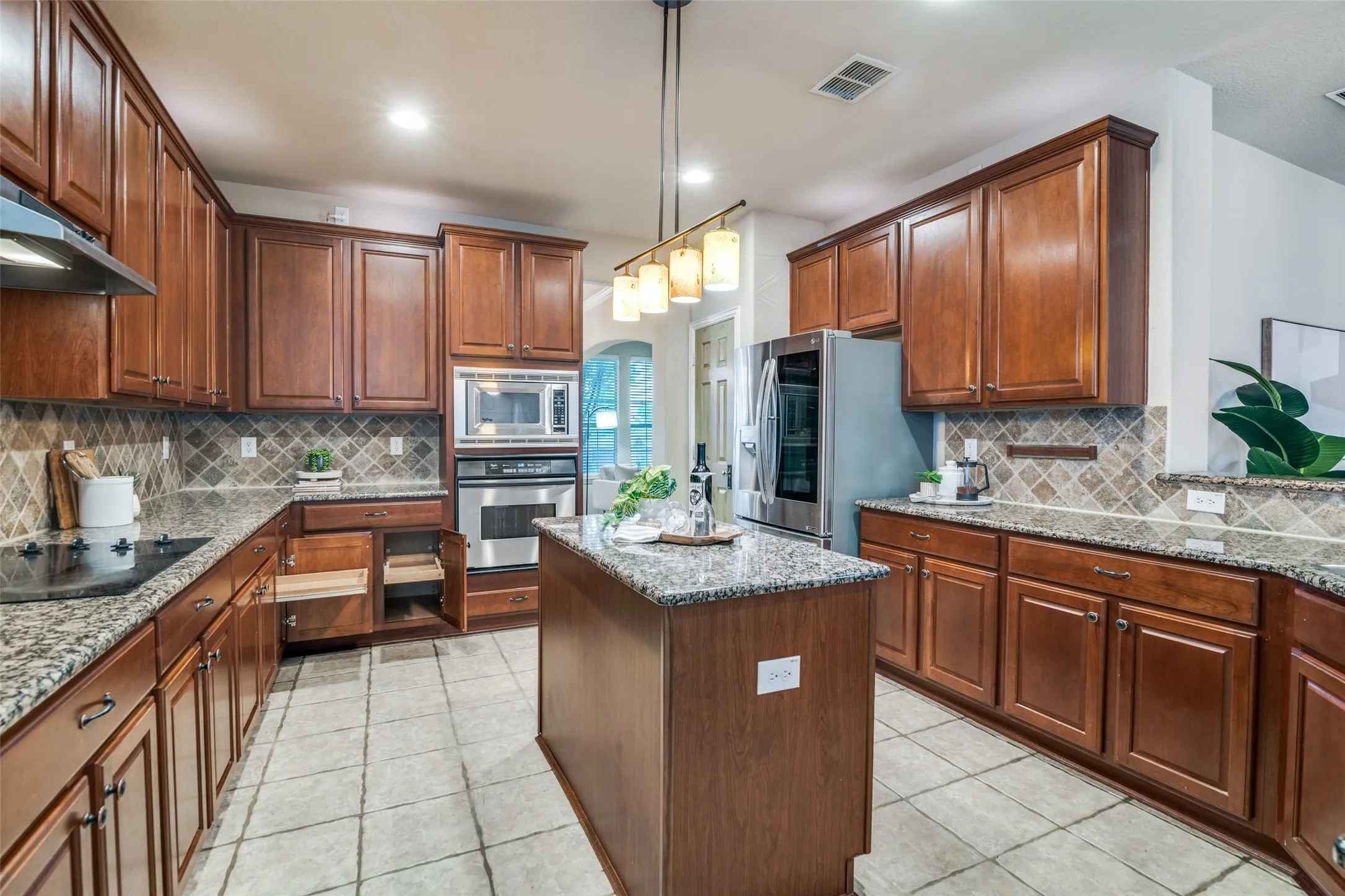Single Family Residence For Sale in Dallas County , 1318 Coastal Drive, Garland, Texas 75043, 5 Bedroom, 4 Bathroom, 3 Garage spaces, 4,097 Sqft, built in 2003, mls#21322479, Real Estate Agent in Garland, Homes For Sale in Dallas county, Homes For Sale in Garland, Realtor in Garland Texas, Real Estate Brokerage Independent Realty Texas, Luminita Cordes Realtor