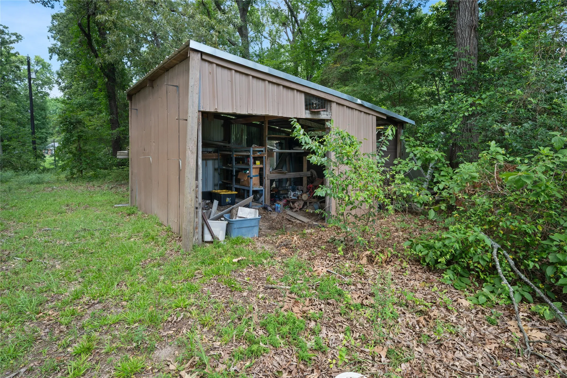 Single Family Residence For Sale in Wood County , 806 Jeanell Street, Quitman, Texas 75783, 3 Bedroom, 2 Bathroom, Garage spaces, 1,296 Sqft, built in 1985, mls#21322468, Real Estate Agent in Quitman, Homes For Sale in Wood county, Homes For Sale in Quitman, Realtor in Quitman Texas, Real Estate Brokerage Independent Realty Texas, Luminita Cordes Realtor