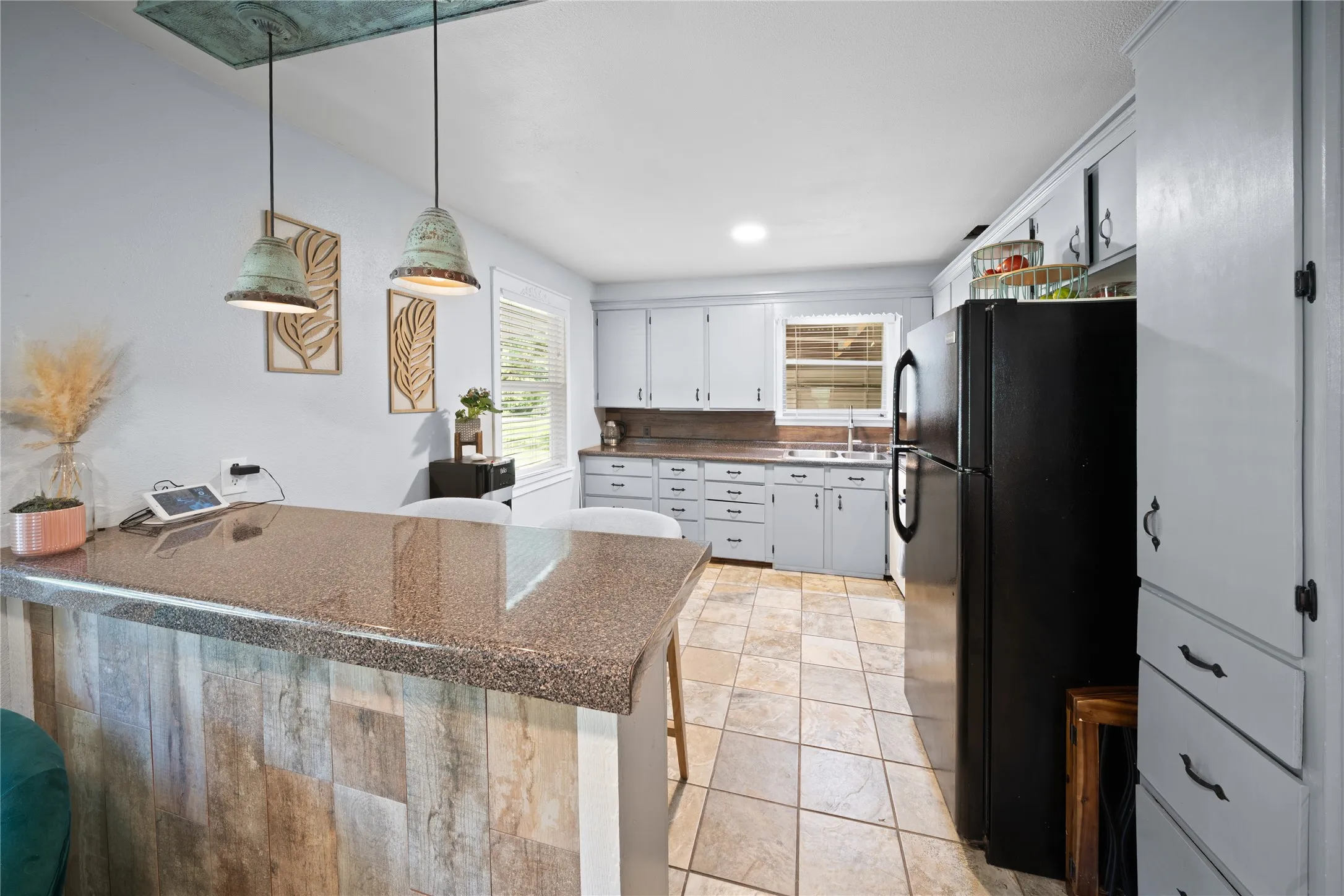 Single Family Residence For Sale in Wood County , 806 Jeanell Street, Quitman, Texas 75783, 3 Bedroom, 2 Bathroom, Garage spaces, 1,296 Sqft, built in 1985, mls#21322468, Real Estate Agent in Quitman, Homes For Sale in Wood county, Homes For Sale in Quitman, Realtor in Quitman Texas, Real Estate Brokerage Independent Realty Texas, Luminita Cordes Realtor