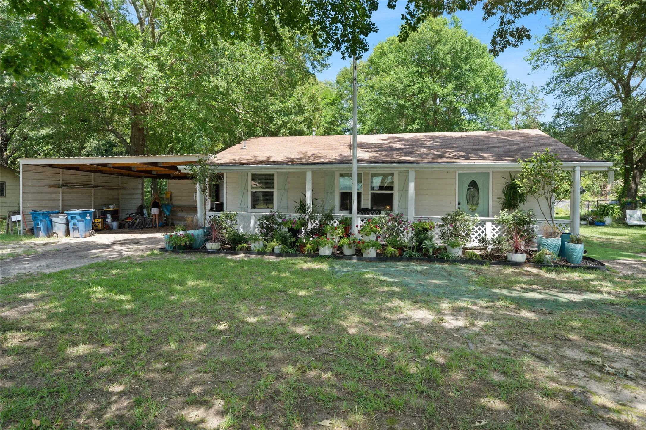 Single Family Residence For Sale in Wood County , 806 Jeanell Street, Quitman, Texas 75783, 3 Bedroom, 2 Bathroom, Garage spaces, 1,296 Sqft, built in 1985, mls#21322468, Real Estate Agent in Quitman, Homes For Sale in Wood county, Homes For Sale in Quitman, Realtor in Quitman Texas, Real Estate Brokerage Independent Realty Texas, Luminita Cordes Realtor