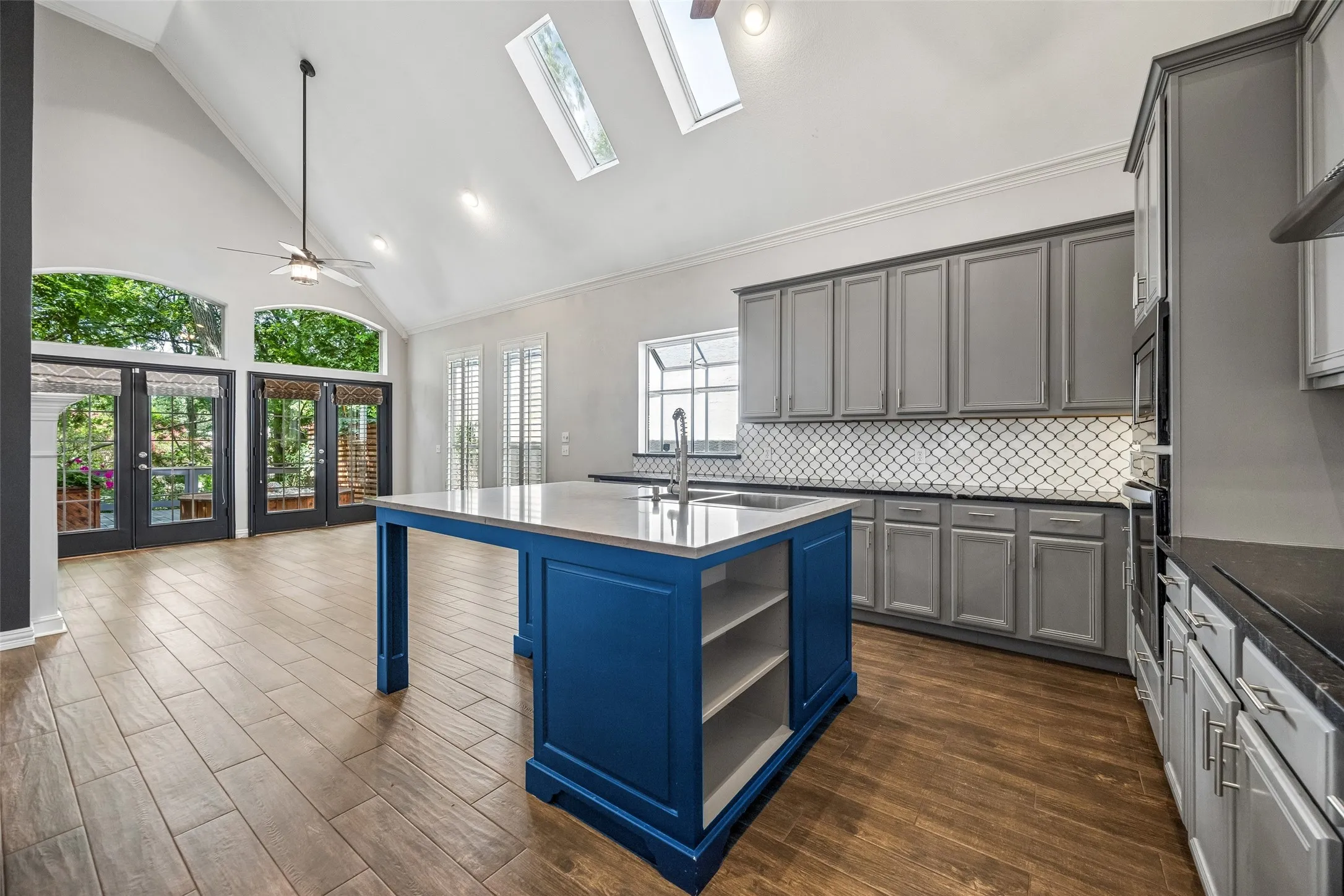 Single Family Residence For Sale in Dallas County , 8716 Coppertowne Lane, Dallas, Texas 75243, 3 Bedroom, 3 Bathroom, 2 Garage spaces, 2,151 Sqft, built in 1996, mls#21318572, Real Estate Agent in Dallas, Homes For Sale in Dallas county, Homes For Sale in Dallas, Realtor in Dallas Texas, Real Estate Brokerage Independent Realty Texas, Luminita Cordes Realtor