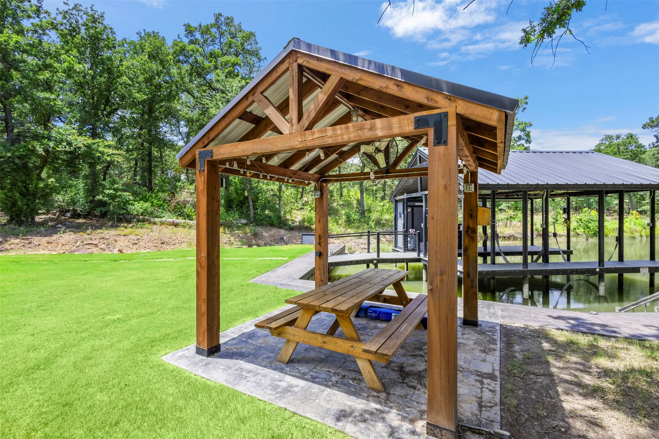 Single Family Residence For Sale in Freestone County , 136 Private Road 197, Streetman, Texas 75859, 3 Bedroom, 3 Bathroom, Garage spaces, 2,106 Sqft, built in 2023, mls#21321746, Real Estate Agent in Streetman, Homes For Sale in Freestone county, Homes For Sale in Streetman, Realtor in Streetman Texas, Real Estate Brokerage Independent Realty Texas, Luminita Cordes Realtor