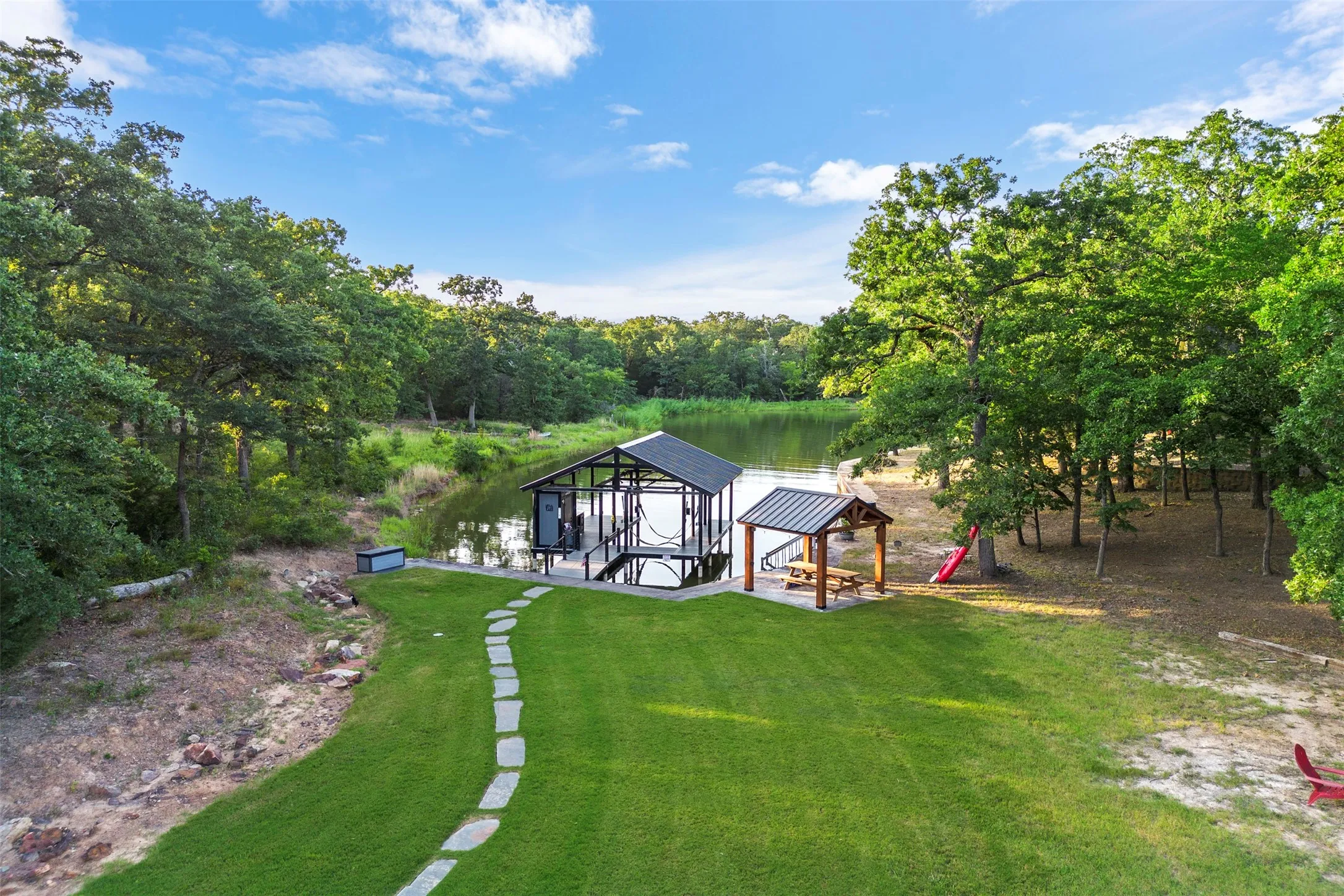 Single Family Residence For Sale in Freestone County , 136 Private Road 197, Streetman, Texas 75859, 3 Bedroom, 3 Bathroom, Garage spaces, 2,106 Sqft, built in 2023, mls#21321746, Real Estate Agent in Streetman, Homes For Sale in Freestone county, Homes For Sale in Streetman, Realtor in Streetman Texas, Real Estate Brokerage Independent Realty Texas, Luminita Cordes Realtor