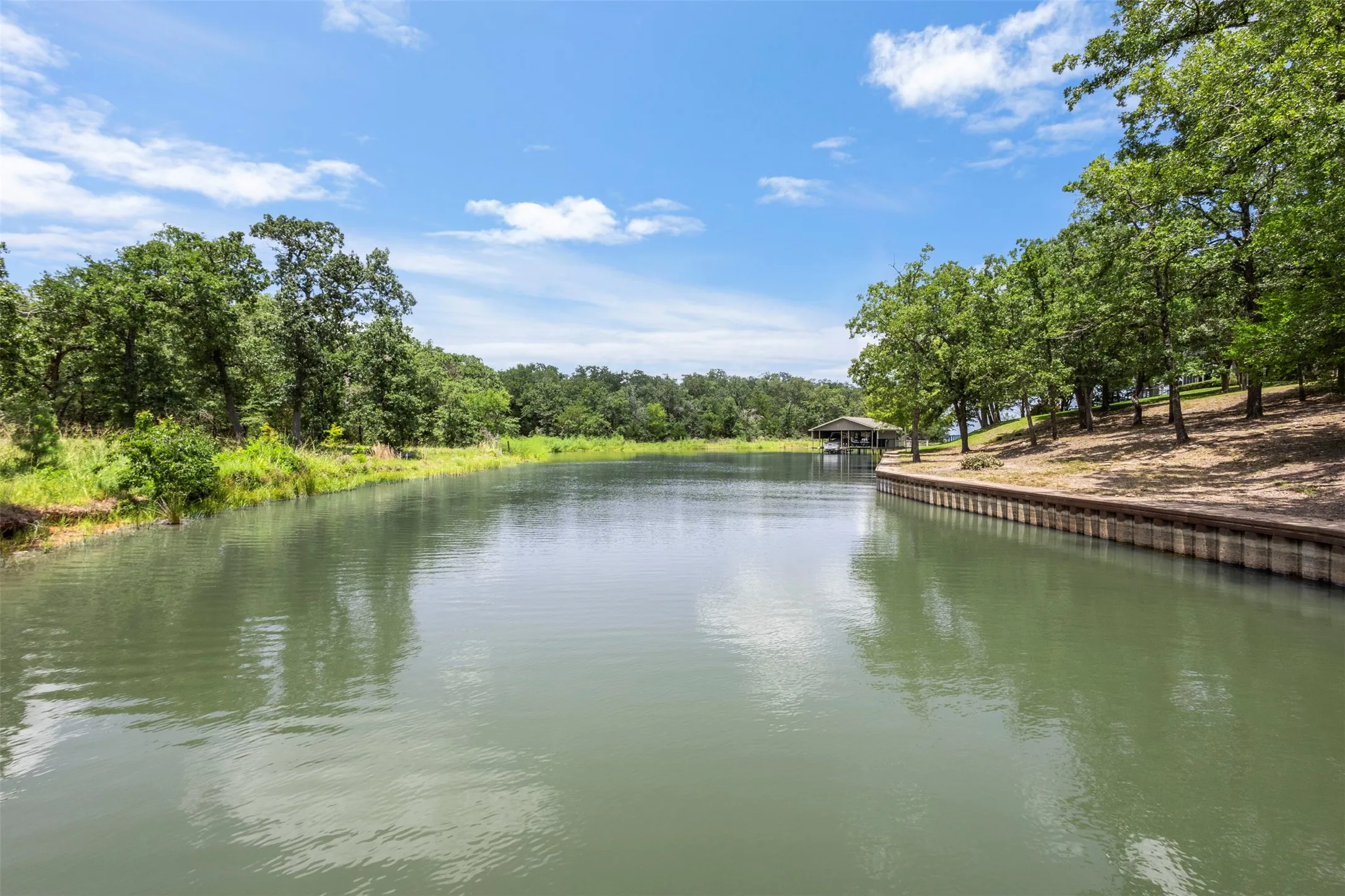Single Family Residence For Sale in Freestone County , 136 Private Road 197, Streetman, Texas 75859, 3 Bedroom, 3 Bathroom, Garage spaces, 2,106 Sqft, built in 2023, mls#21321746, Real Estate Agent in Streetman, Homes For Sale in Freestone county, Homes For Sale in Streetman, Realtor in Streetman Texas, Real Estate Brokerage Independent Realty Texas, Luminita Cordes Realtor