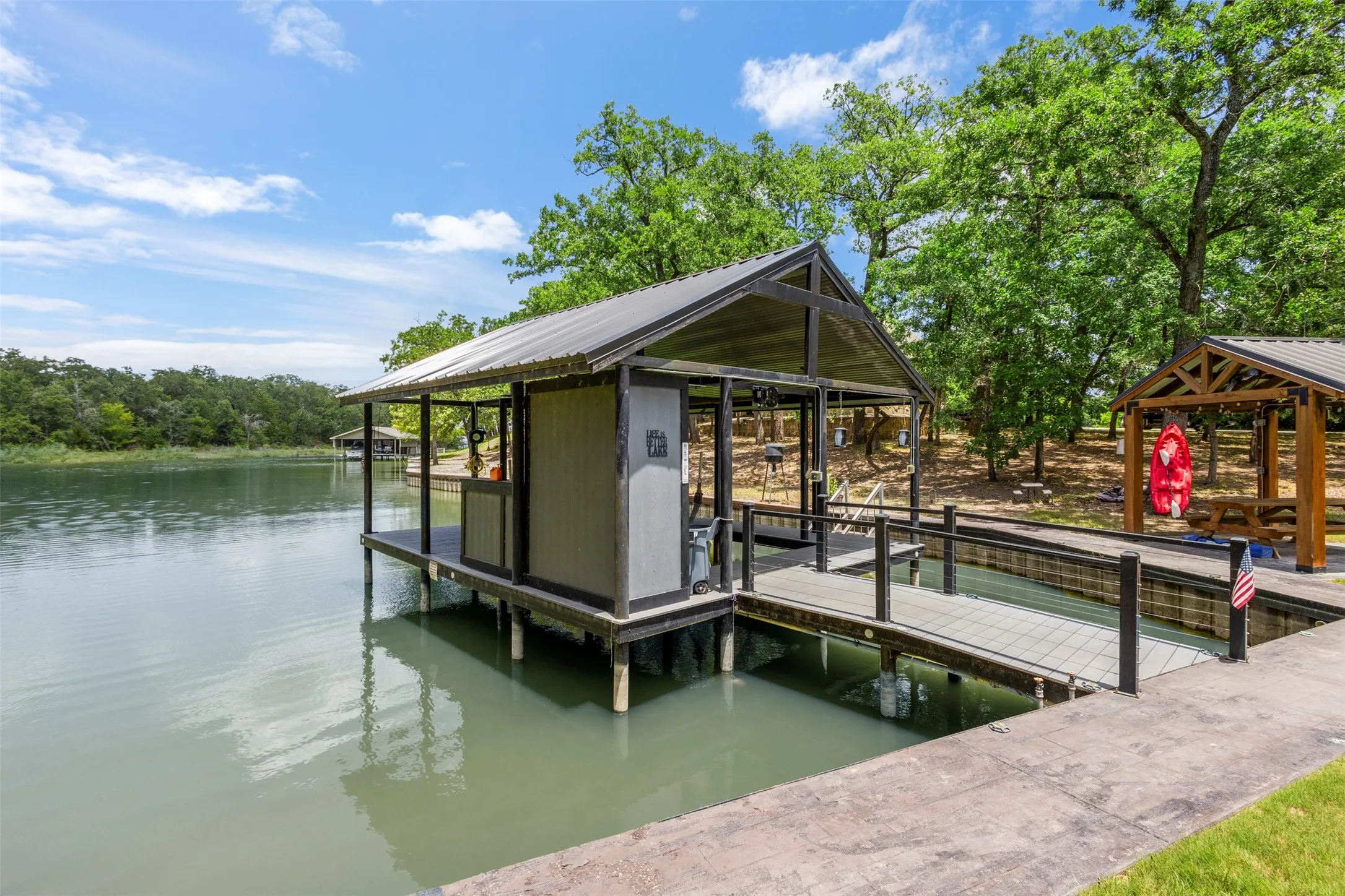 Single Family Residence For Sale in Freestone County , 136 Private Road 197, Streetman, Texas 75859, 3 Bedroom, 3 Bathroom, Garage spaces, 2,106 Sqft, built in 2023, mls#21321746, Real Estate Agent in Streetman, Homes For Sale in Freestone county, Homes For Sale in Streetman, Realtor in Streetman Texas, Real Estate Brokerage Independent Realty Texas, Luminita Cordes Realtor