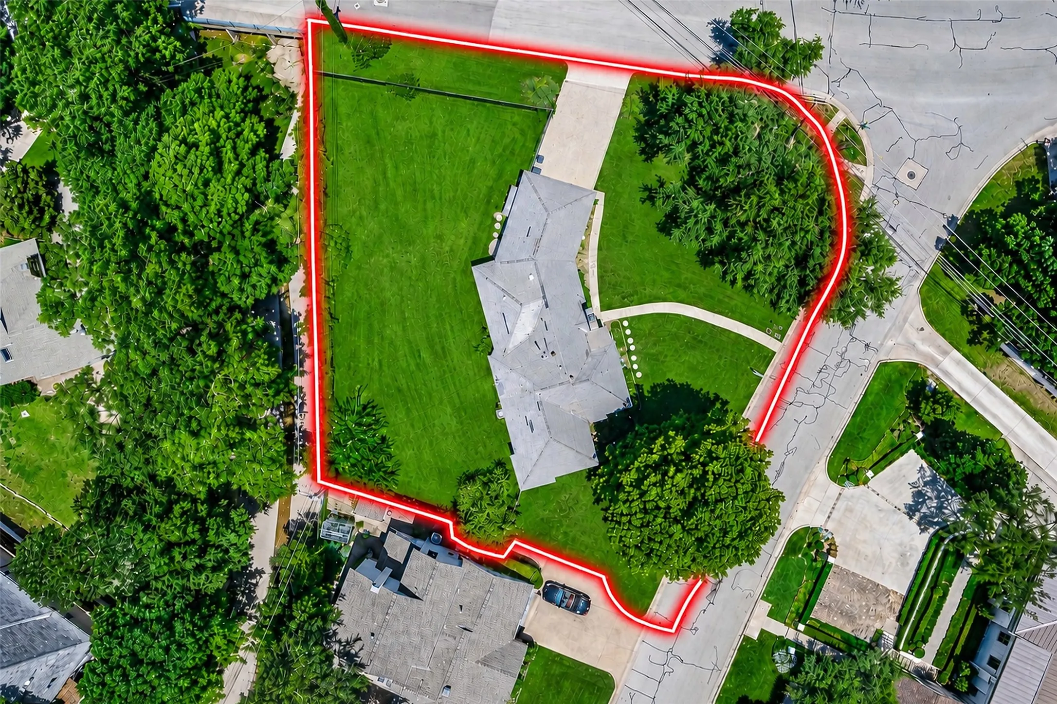 Large corner lot located at Colonial Pkwy and Simondale -- Approx. 25,138