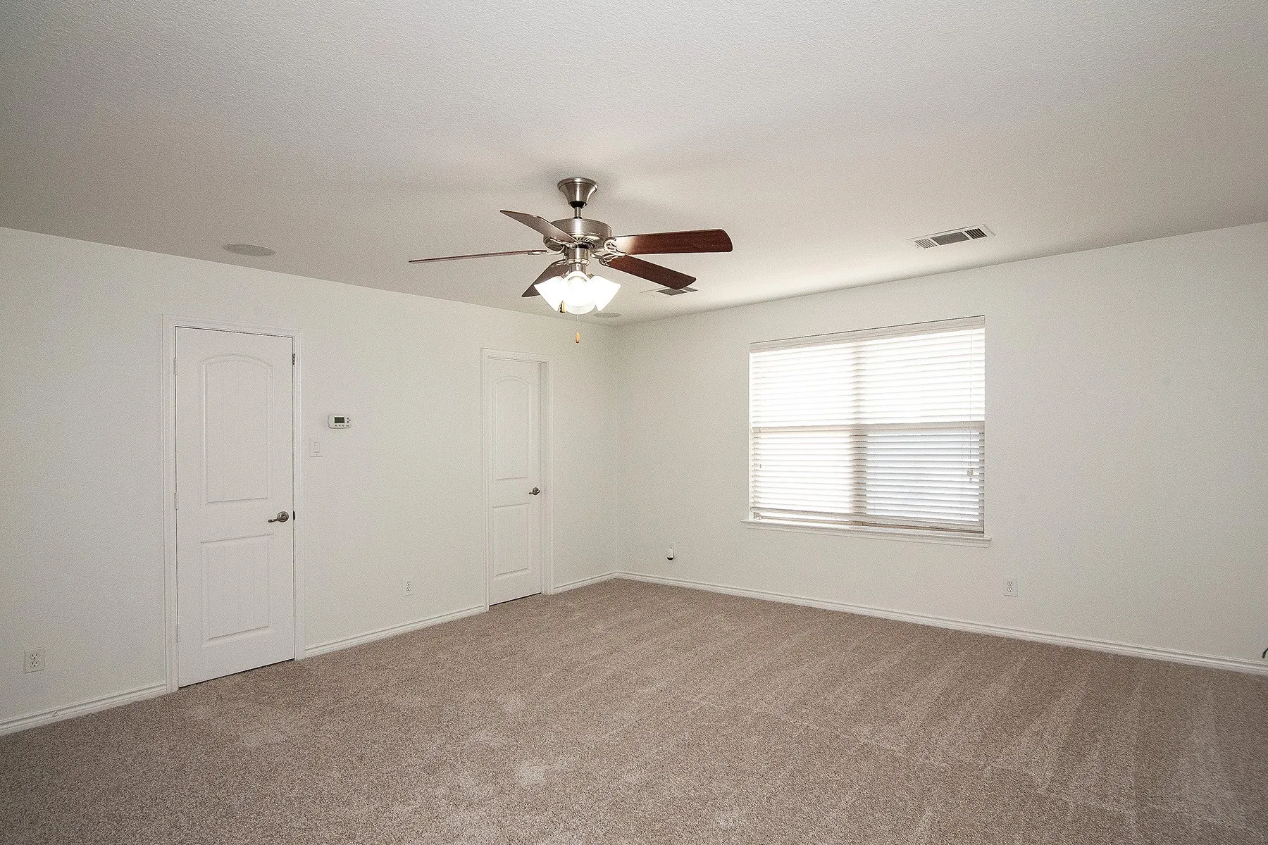 Single Family Residence For Sale in Collin County , 10013 Waterstone Way, Mc Kinney, Texas 75072, 4 Bedroom, 4 Bathroom, 2 Garage spaces, 2,655 Sqft, built in 2011, mls#21322459, Real Estate Agent in Mc Kinney, Homes For Sale in Collin county, Homes For Sale in Mc Kinney, Realtor in Mc Kinney Texas, Real Estate Brokerage Independent Realty Texas, Luminita Cordes Realtor