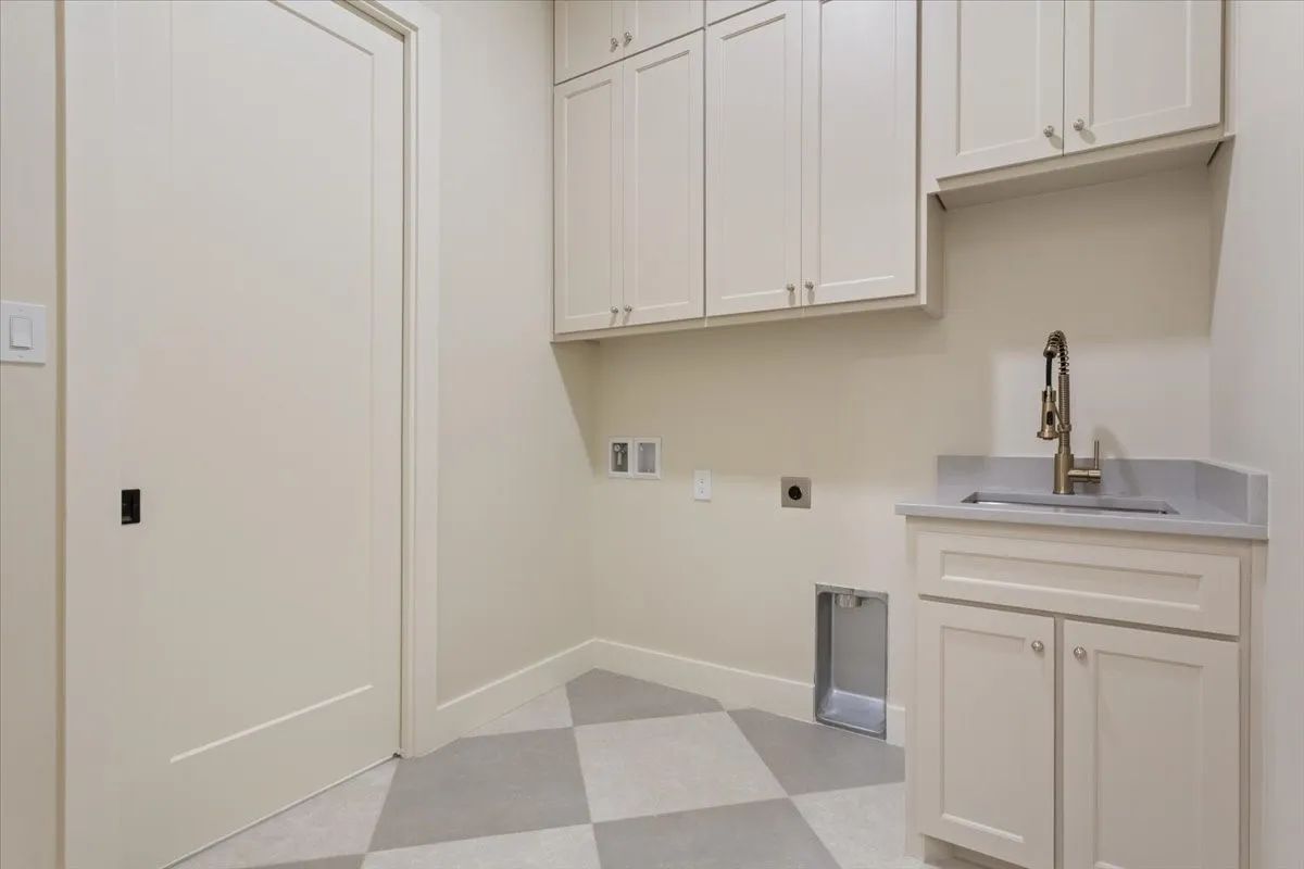 Single Family Residence For Sale in Mc Lennan County , 931 Fawn Drive, Mc Gregor, Texas 76657, 4 Bedroom, 4 Bathroom, 2 Garage spaces, 3,273 Sqft, built in 2025, mls#21322519, Real Estate Agent in Mc Gregor, Homes For Sale in Mc Lennan county, Homes For Sale in Mc Gregor, Realtor in Mc Gregor Texas, Real Estate Brokerage Independent Realty Texas, Luminita Cordes Realtor