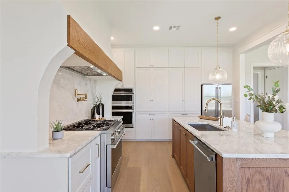 Single Family Residence For Sale in Mc Lennan County , 931 Fawn Drive, Mc Gregor, Texas 76657, 4 Bedroom, 4 Bathroom, 2 Garage spaces, 3,273 Sqft, built in 2025, mls#21322519, Real Estate Agent in Mc Gregor, Homes For Sale in Mc Lennan county, Homes For Sale in Mc Gregor, Realtor in Mc Gregor Texas, Real Estate Brokerage Independent Realty Texas, Luminita Cordes Realtor