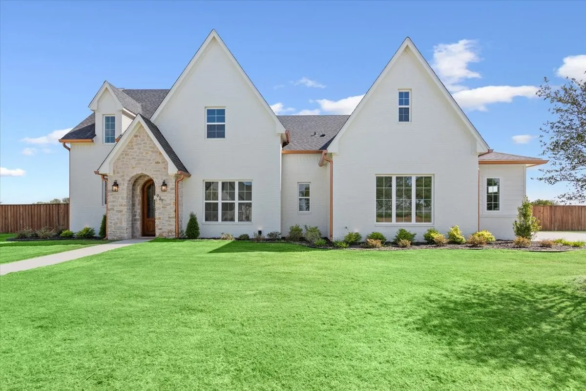 Single Family Residence For Sale in Mc Lennan County , 931 Fawn Drive, Mc Gregor, Texas 76657, 4 Bedroom, 4 Bathroom, 2 Garage spaces, 3,273 Sqft, built in 2025, mls#21322519, Real Estate Agent in Mc Gregor, Homes For Sale in Mc Lennan county, Homes For Sale in Mc Gregor, Realtor in Mc Gregor Texas, Real Estate Brokerage Independent Realty Texas, Luminita Cordes Realtor