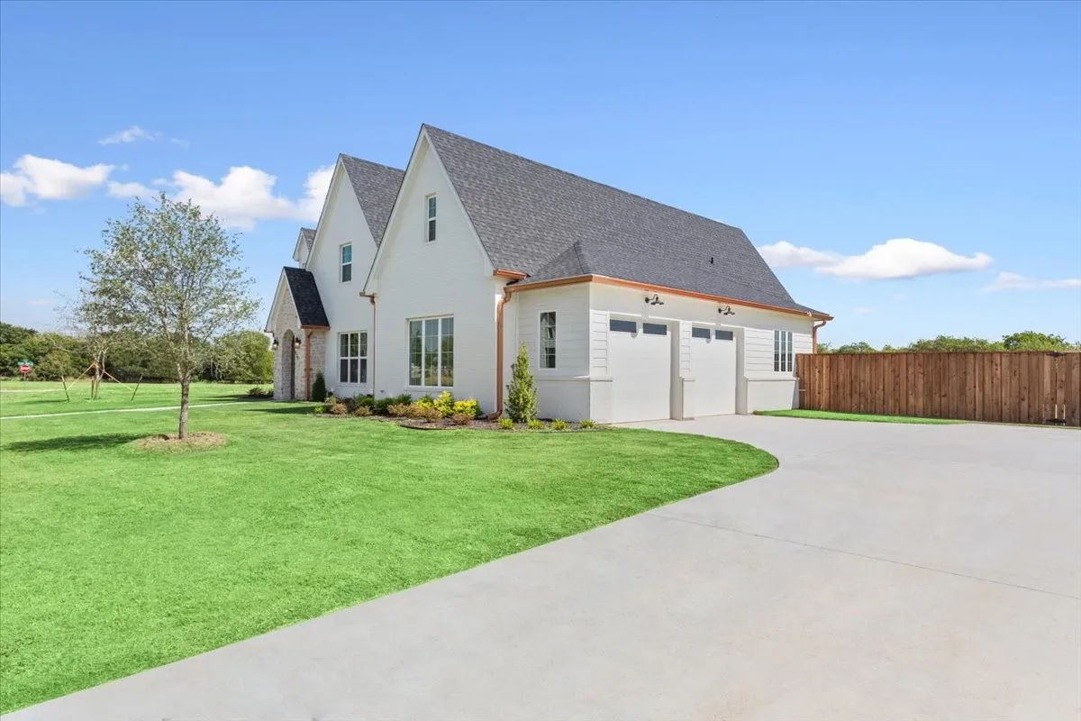 Single Family Residence For Sale in Mc Lennan County , 931 Fawn Drive, Mc Gregor, Texas 76657, 4 Bedroom, 4 Bathroom, 2 Garage spaces, 3,273 Sqft, built in 2025, mls#21322519, Real Estate Agent in Mc Gregor, Homes For Sale in Mc Lennan county, Homes For Sale in Mc Gregor, Realtor in Mc Gregor Texas, Real Estate Brokerage Independent Realty Texas, Luminita Cordes Realtor