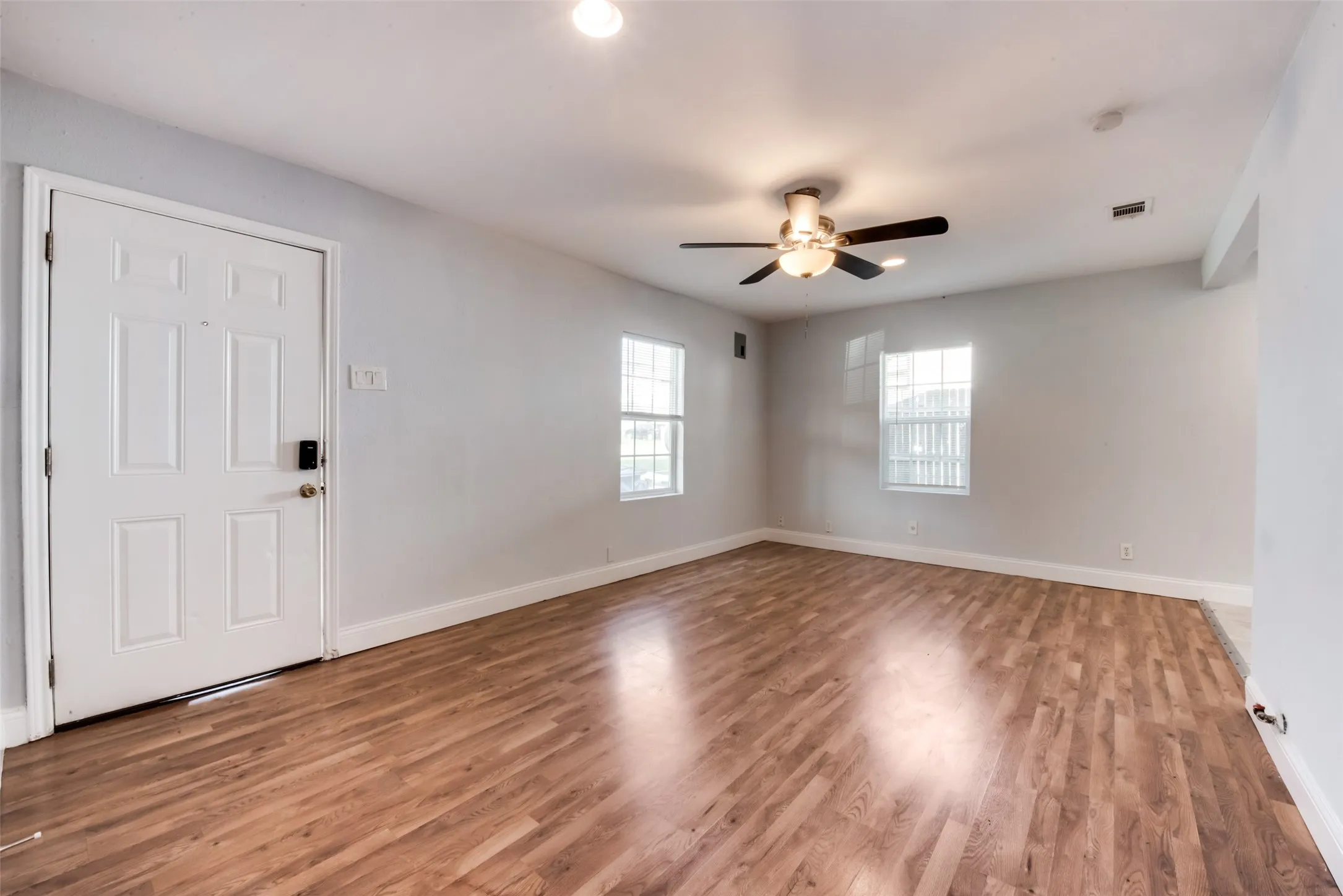 Single Family Residence For Rent in Dallas County , 219 Red Wing Drive, Dallas, Texas 75241, 4 Bedroom, 3 Bathroom, Garage spaces, 1,836 Sqft, built in 1954, mls#21321613, Real Estate Agent in Dallas, Homes For Rent in Dallas county, Homes For Rent in Dallas, Realtor in Dallas Texas, Real Estate Brokerage Independent Realty Texas, Luminita Cordes Realtor