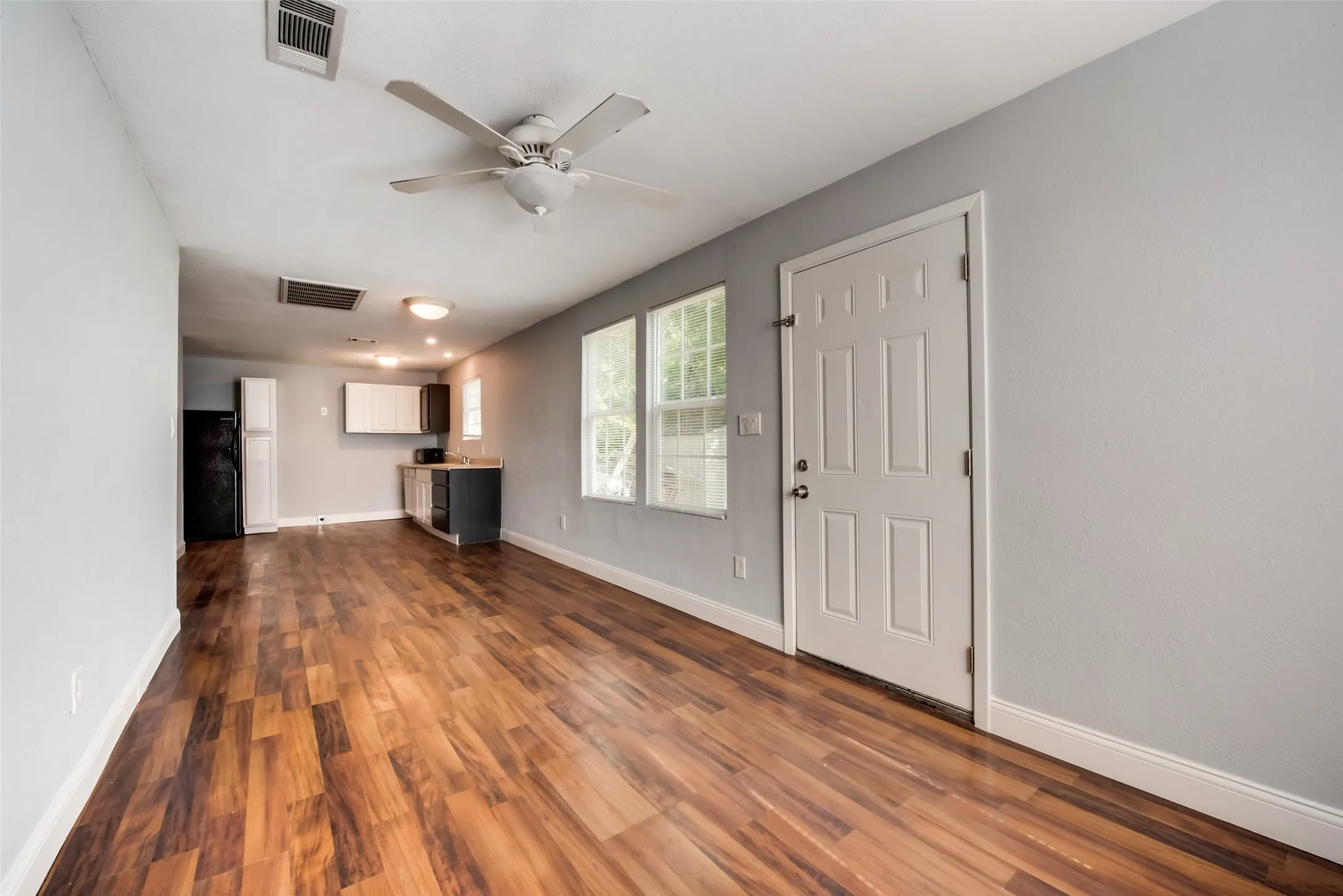 Single Family Residence For Rent in Dallas County , 219 Red Wing Drive, Dallas, Texas 75241, 4 Bedroom, 3 Bathroom, Garage spaces, 1,836 Sqft, built in 1954, mls#21321613, Real Estate Agent in Dallas, Homes For Rent in Dallas county, Homes For Rent in Dallas, Realtor in Dallas Texas, Real Estate Brokerage Independent Realty Texas, Luminita Cordes Realtor